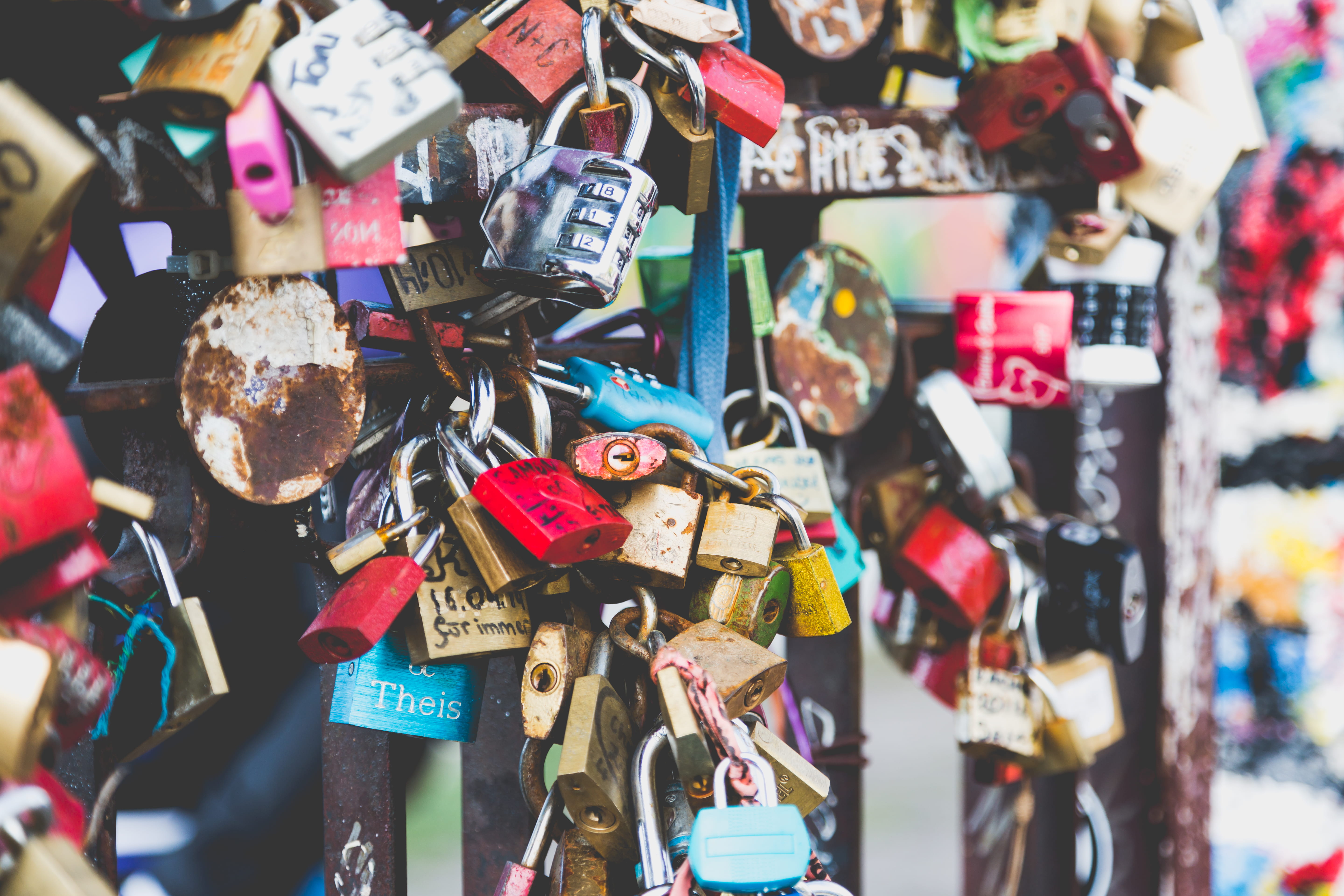 large group of object, steel, hanging, love lock, abundance, past, 5K, safety, frame, rusty, combination, day, old love, positive emotion, mounted, for sure, HD Wallpaper