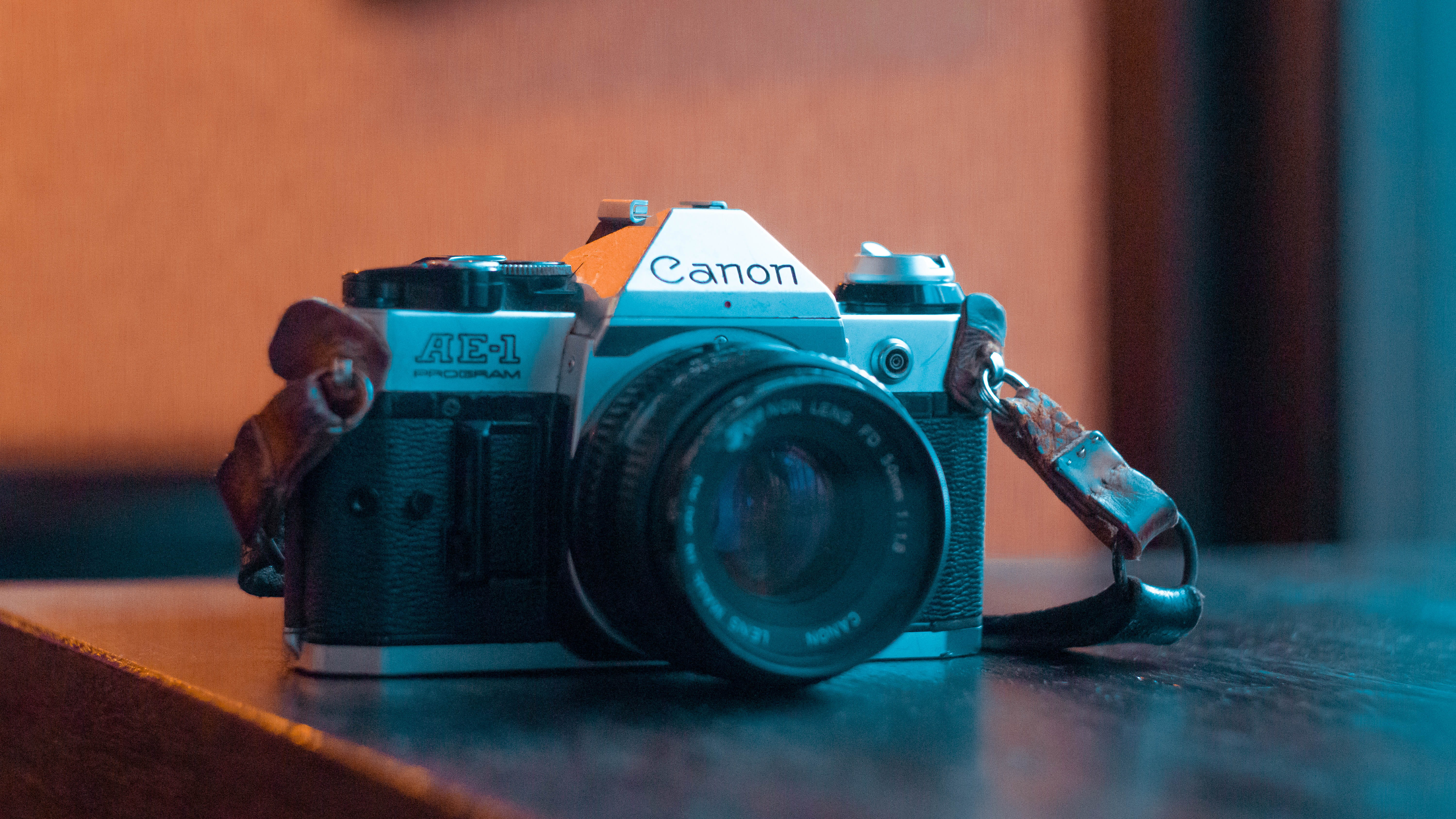 single object, spoke, focus on foreground, slr camera, machine, antique, camera, close-up, retro styled, selective focus, table, pottery, lens - optical instrument, HD Wallpaper