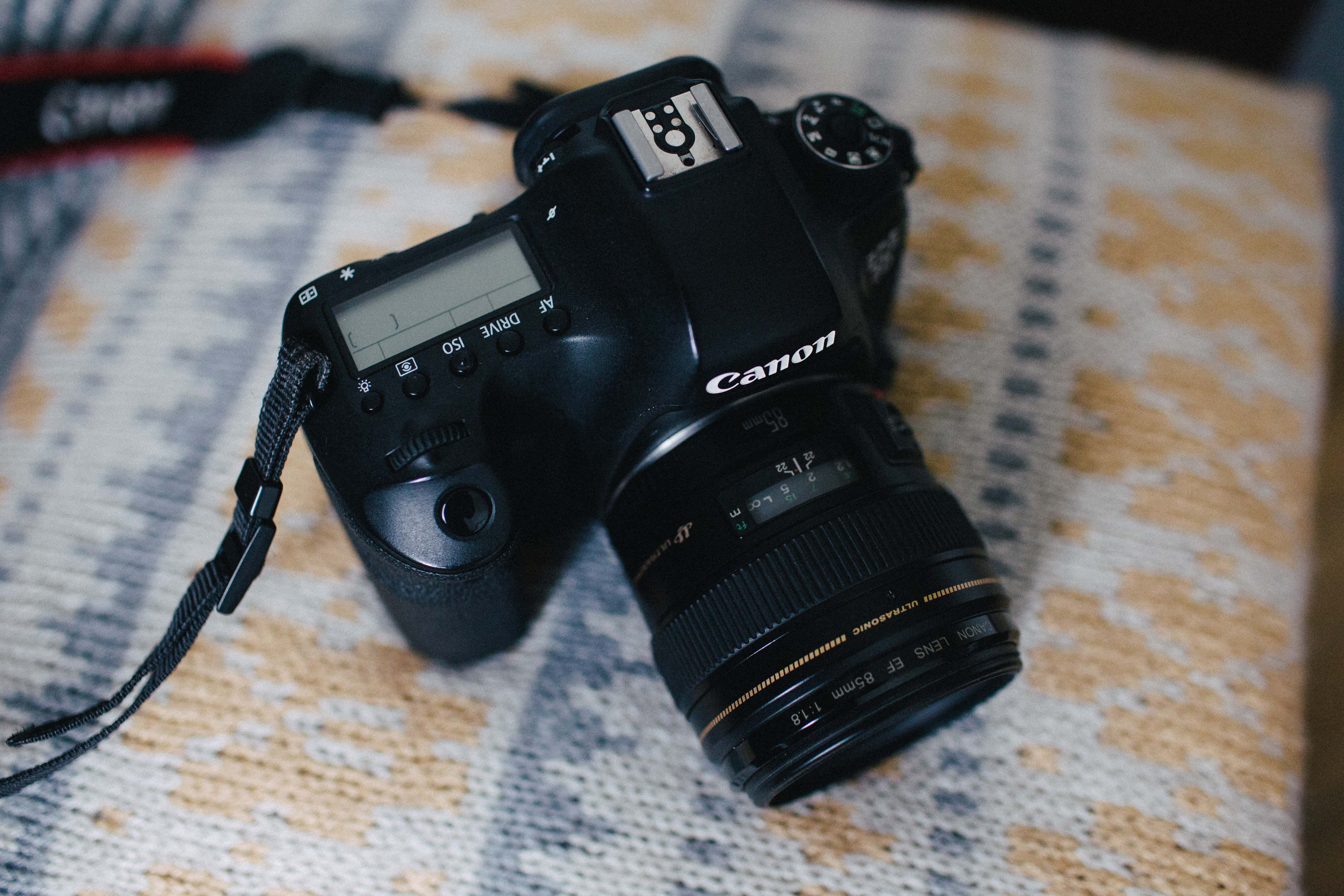 spoke, wheel, video camera, adapter, technology, lens - optical instrument, lens cap, slr camera, hardware, photography themes, digital camera, finger, HD Wallpaper
