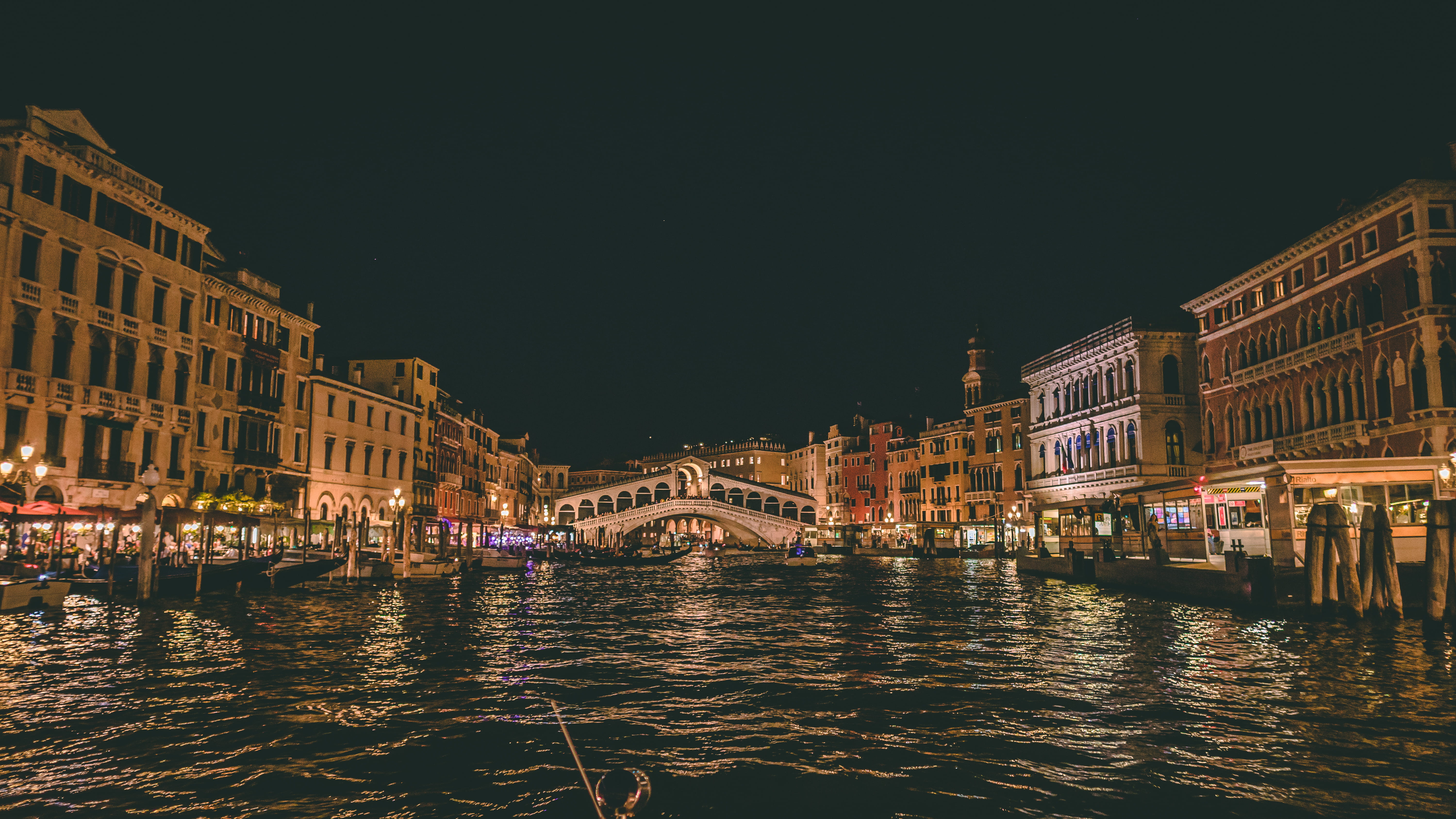 city, waterfront, water, italy, famous, night, outdoors, gondola, illuminated, travel, building exterior, transportation, beside, mode of transportation, HD Wallpaper