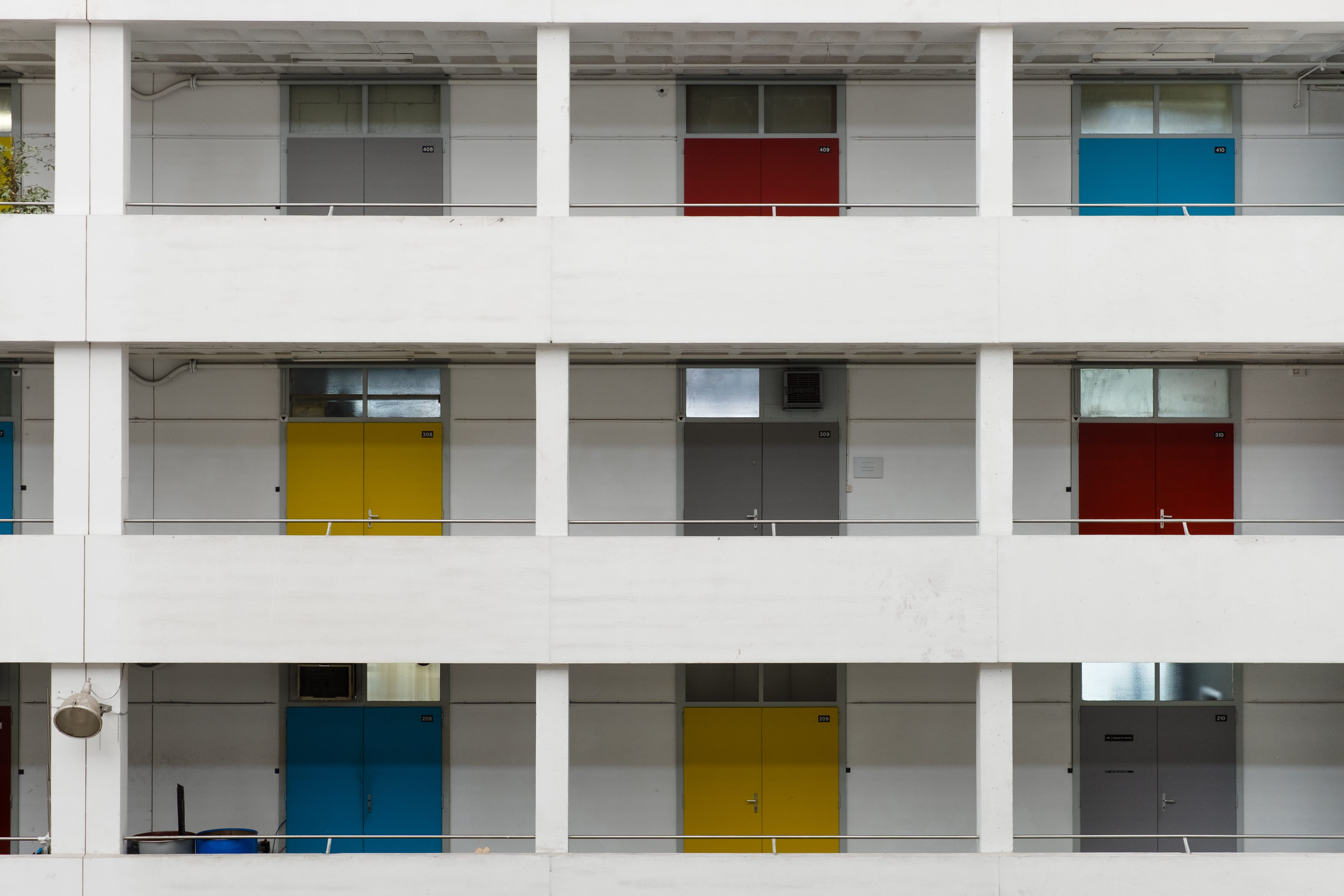 building, concrete, construction Industry, full frame, city, architecture, wall - building feature, apartment, home Ownership, modern, red, day, no People, HD Wallpaper