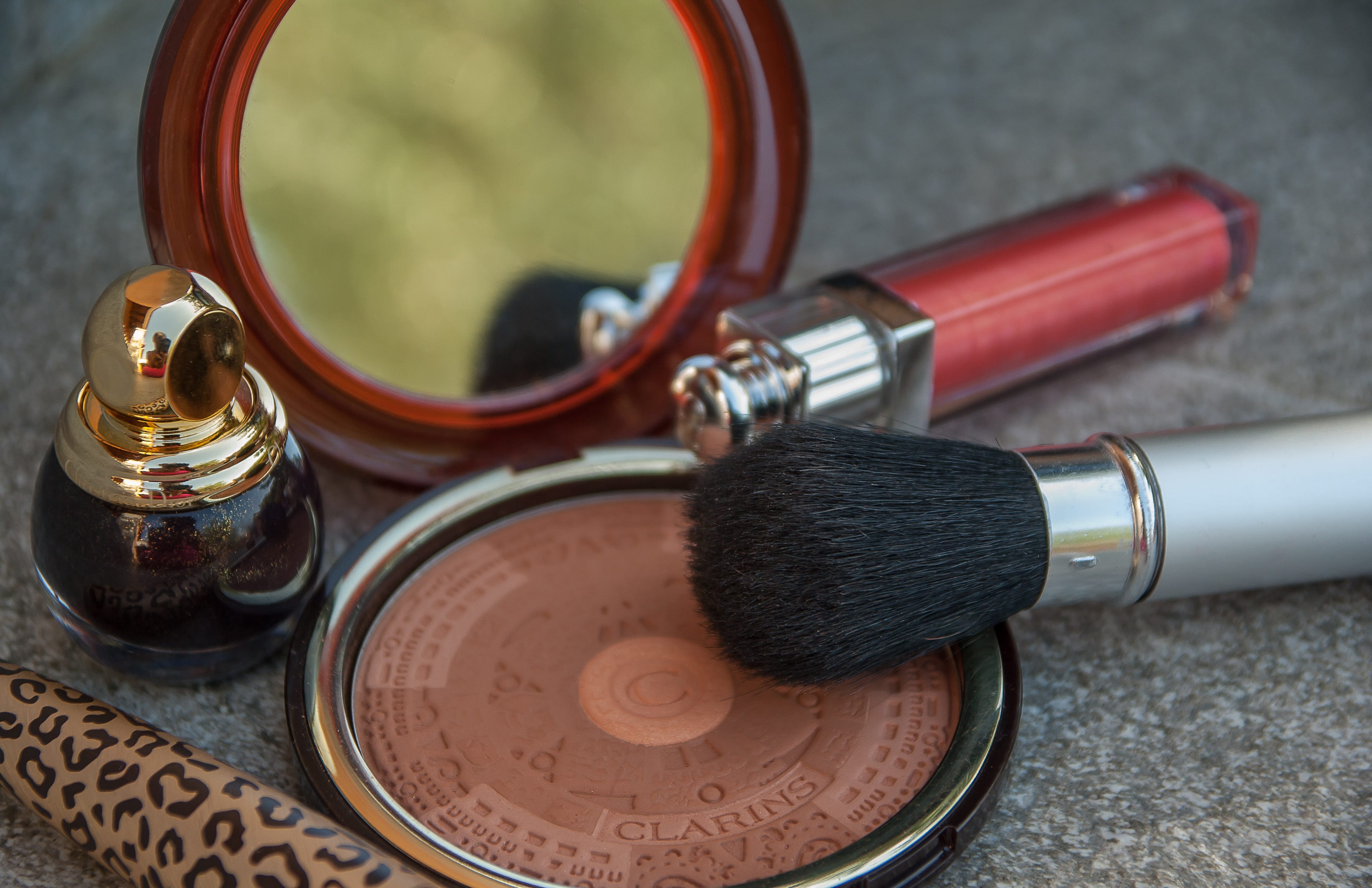 selective focus, Lipstick, blush - make-up, lid, glass - material, circle, outdoors, antique, shape, 4K, number, gold, focus on foreground, brown, bottle, HD Wallpaper
