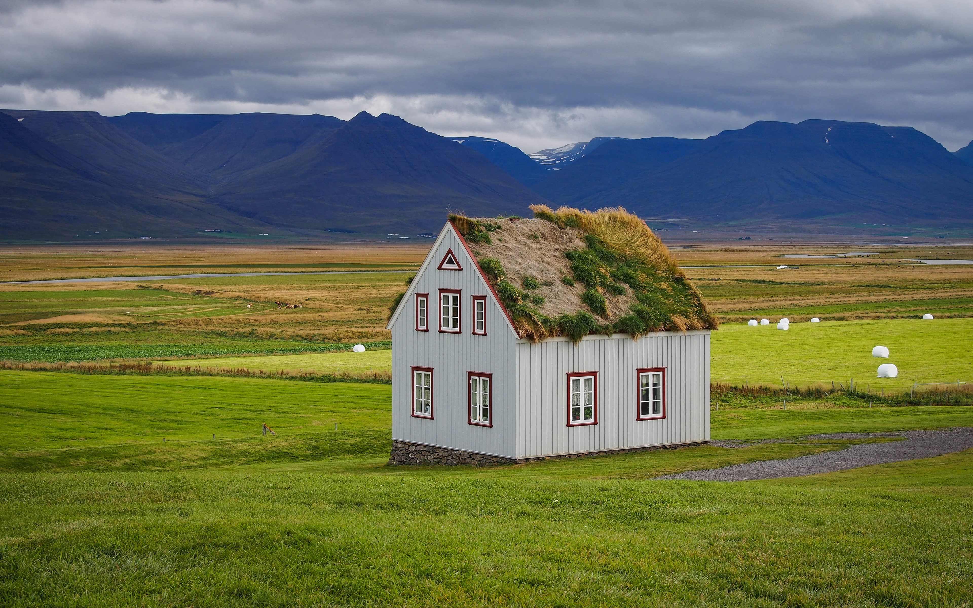 building exterior, building, plant, scenics - nature, architecture, icelandic, tranquil scene, land, cloud - sky, field, fields, mountains, nature, green, HD Wallpaper