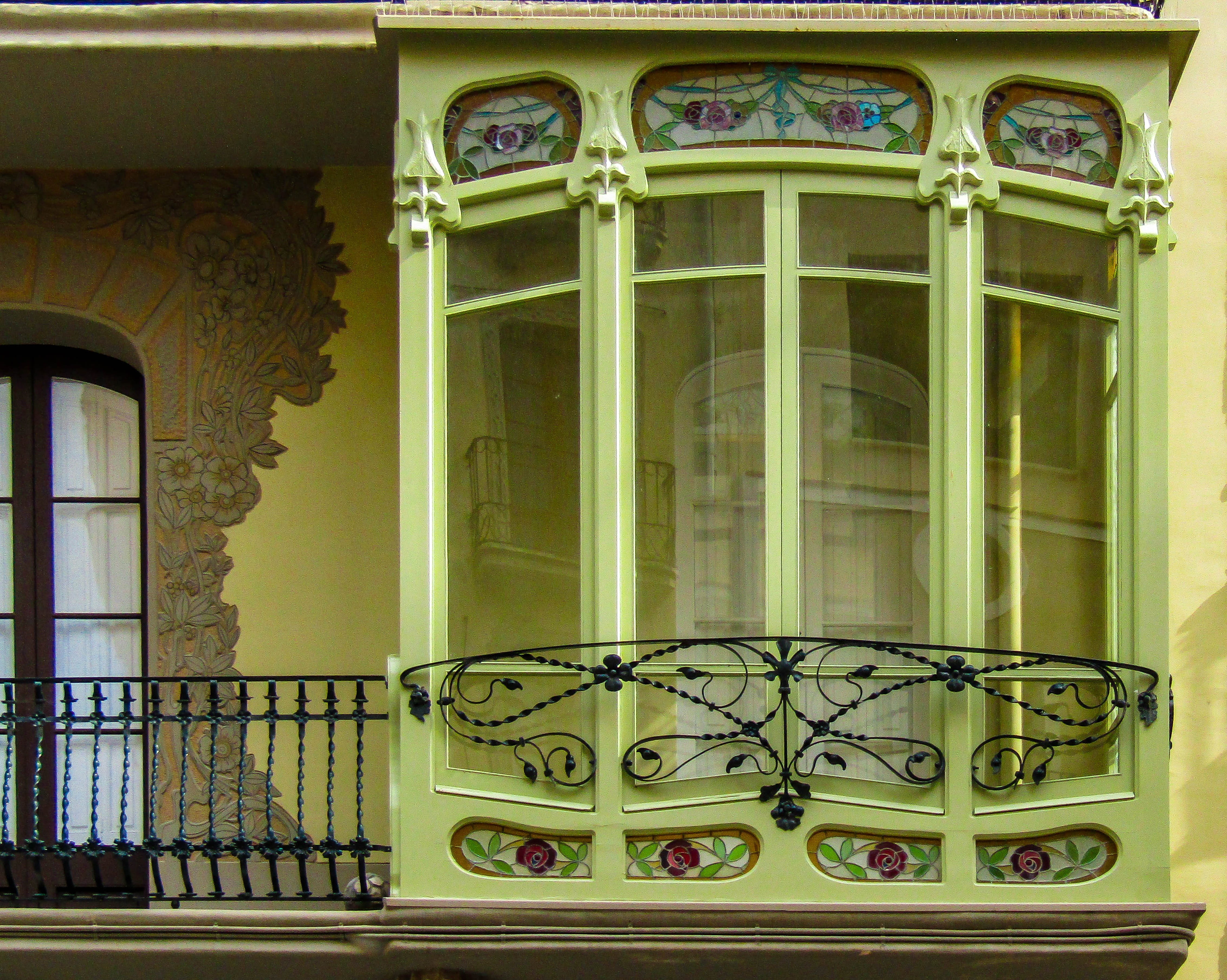 day, architecture, balconies, lighting equipment, luxury, flowery, classic, house, building exterior, art, architectural column, facade, built structure, HD Wallpaper