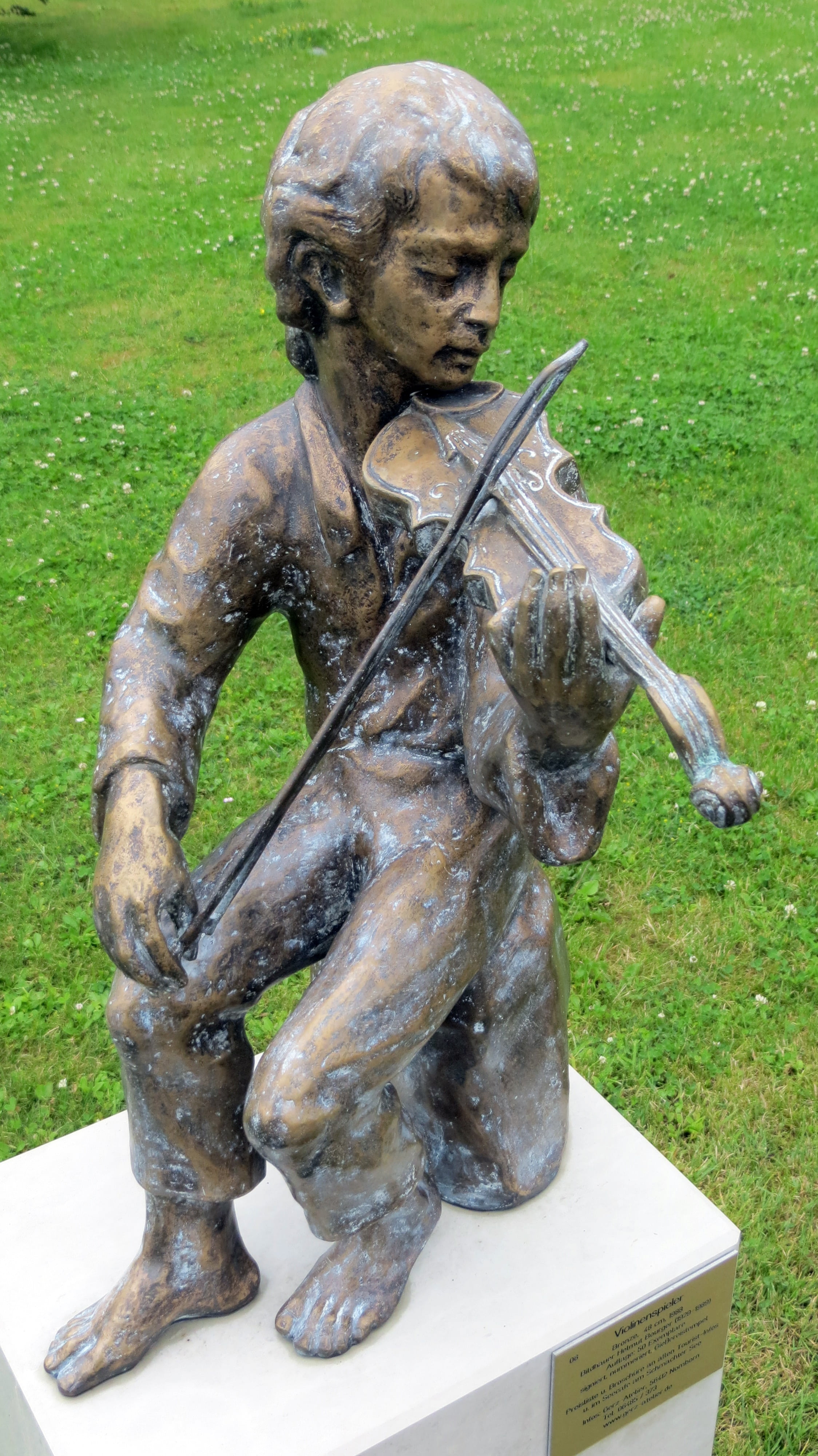 fountain, park - man made space, violin, nature, water, park, day, sculpture, art and craft, art, human representation, green color, players, male likeness, Phone HD Wallpaper
