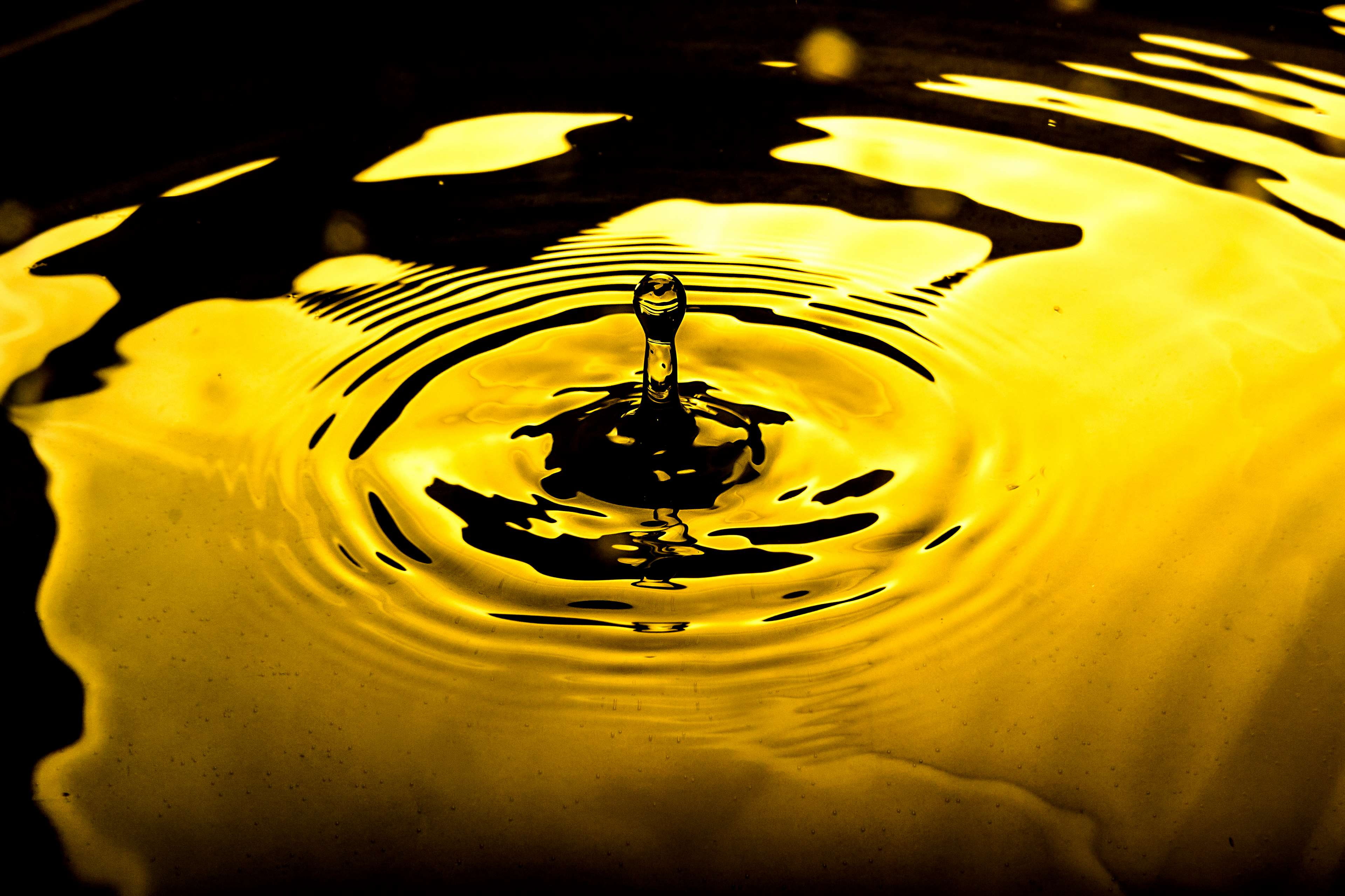 theme calm, no people, transparent, macro, falling drop, water, liquid, drop, 4K, reflection, full frame, canon, ripple, rippled, indoors, splashing, horizontal, HD Wallpaper
