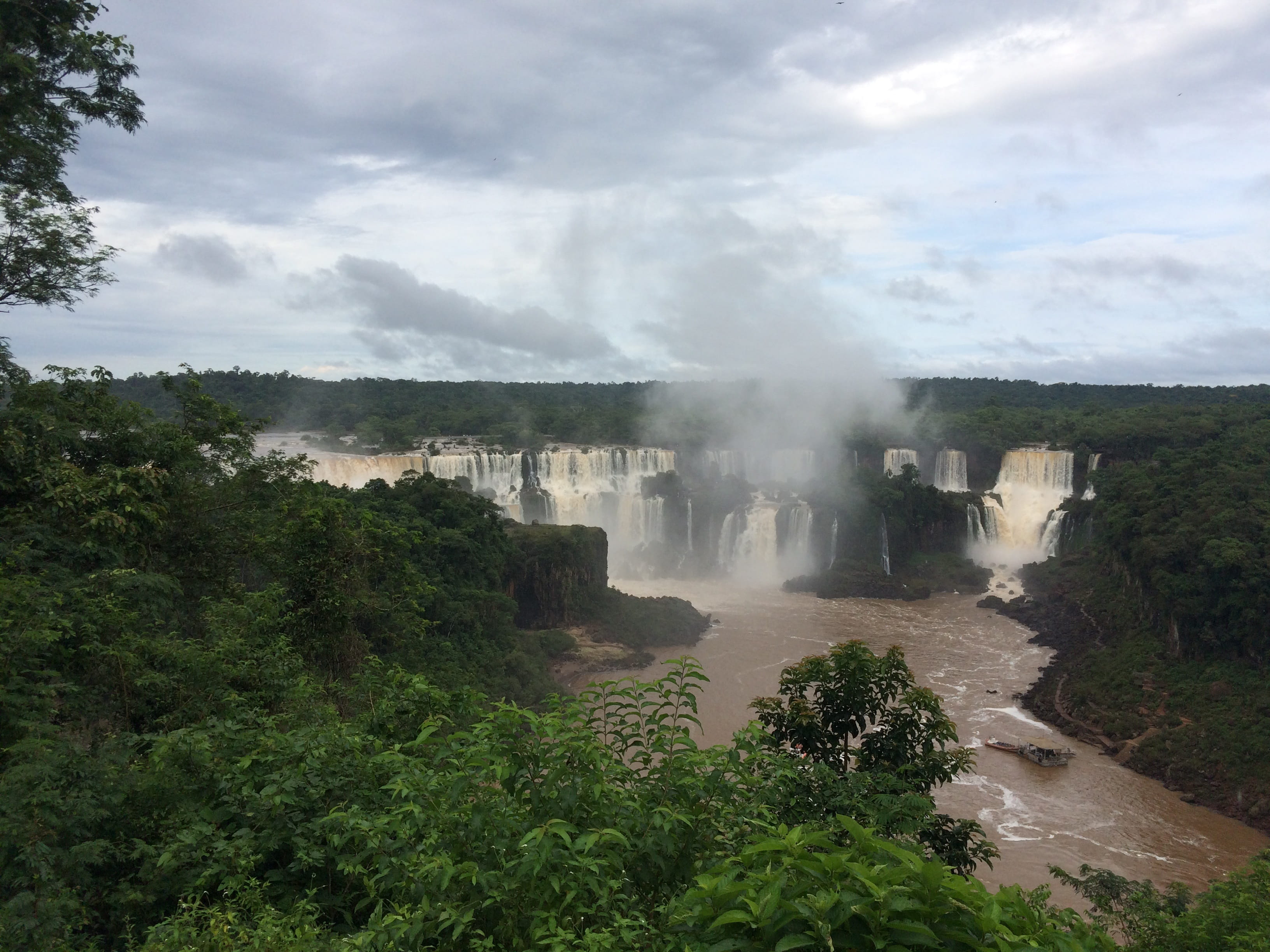 Nature, environment, scenics - nature, landscape, Waterfall, non-urban scene, Brazil, beauty in nature, unesco, rock, green color, land, sky, solid, plant, HD Wallpaper