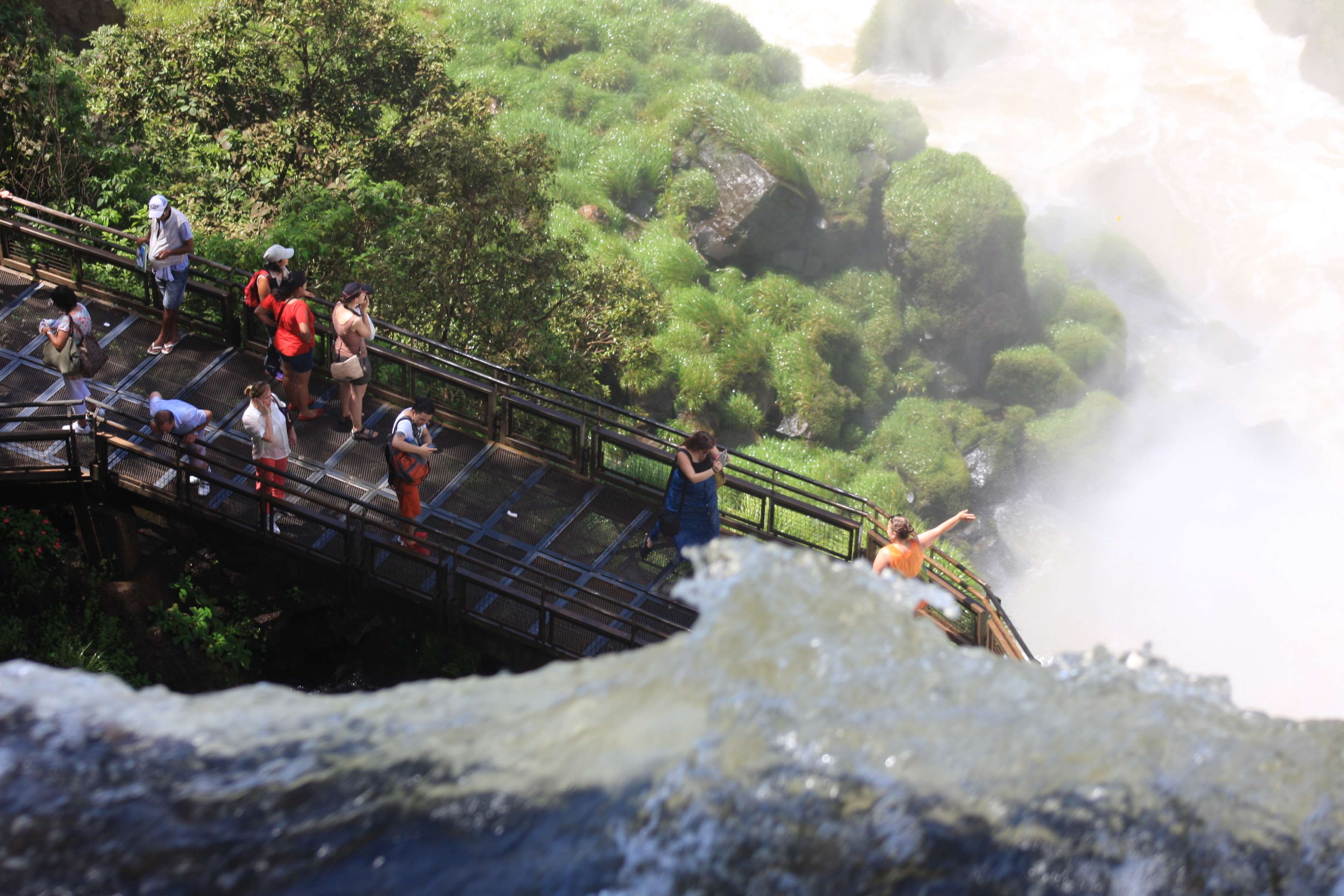 4K, day, transportation, south, park, occupation, argentinian, men, outdoors, brazil, america, flow, group of people, 7, bridge, unesco, standing, horizon, HD Wallpaper