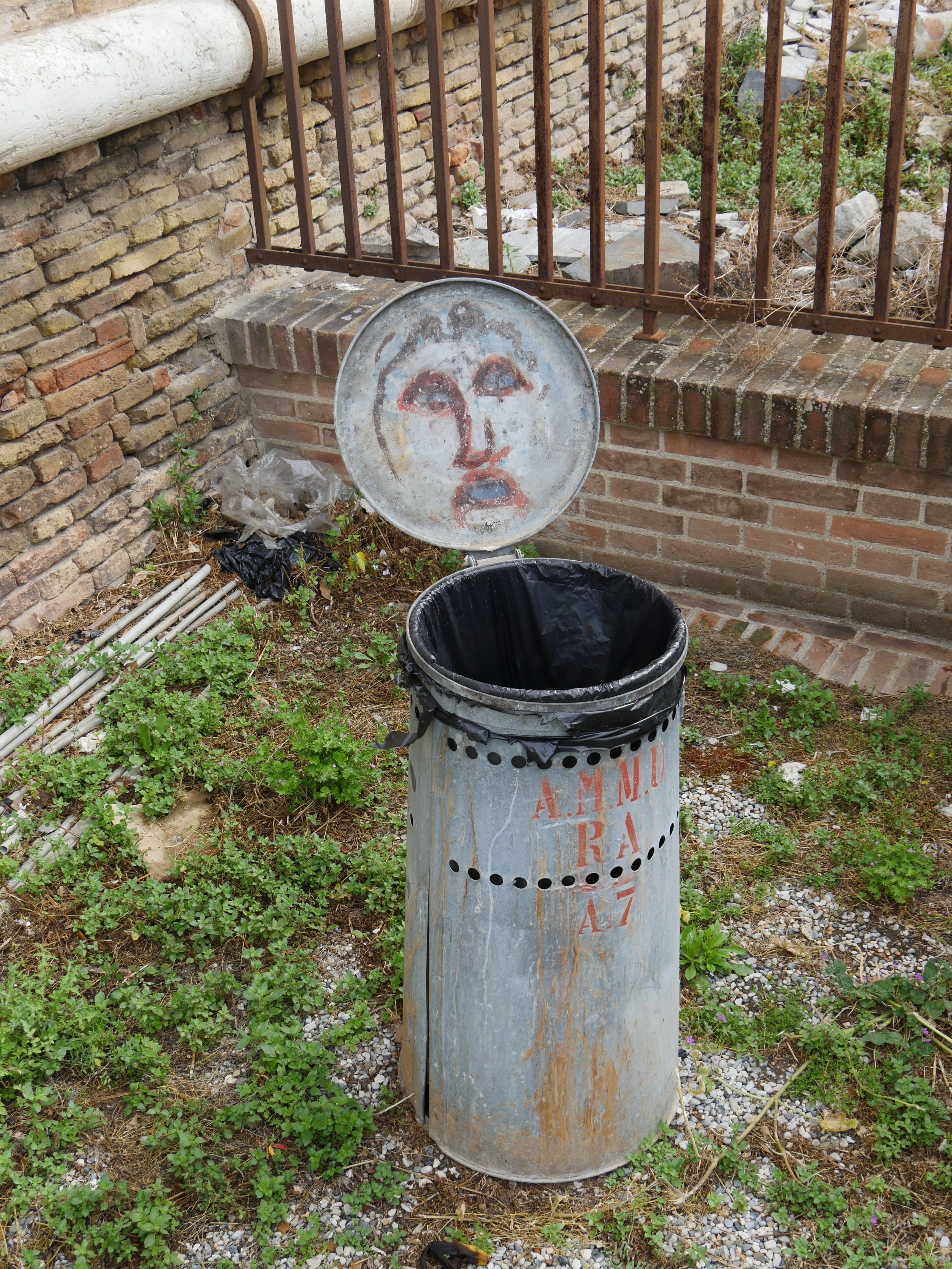 artistic, container, urban, garbage can, rusty, trash can, front or back yard, outdoors, plant, ravenna, day, railing, street, high angle view, metal, grafitti, Phone HD Wallpaper