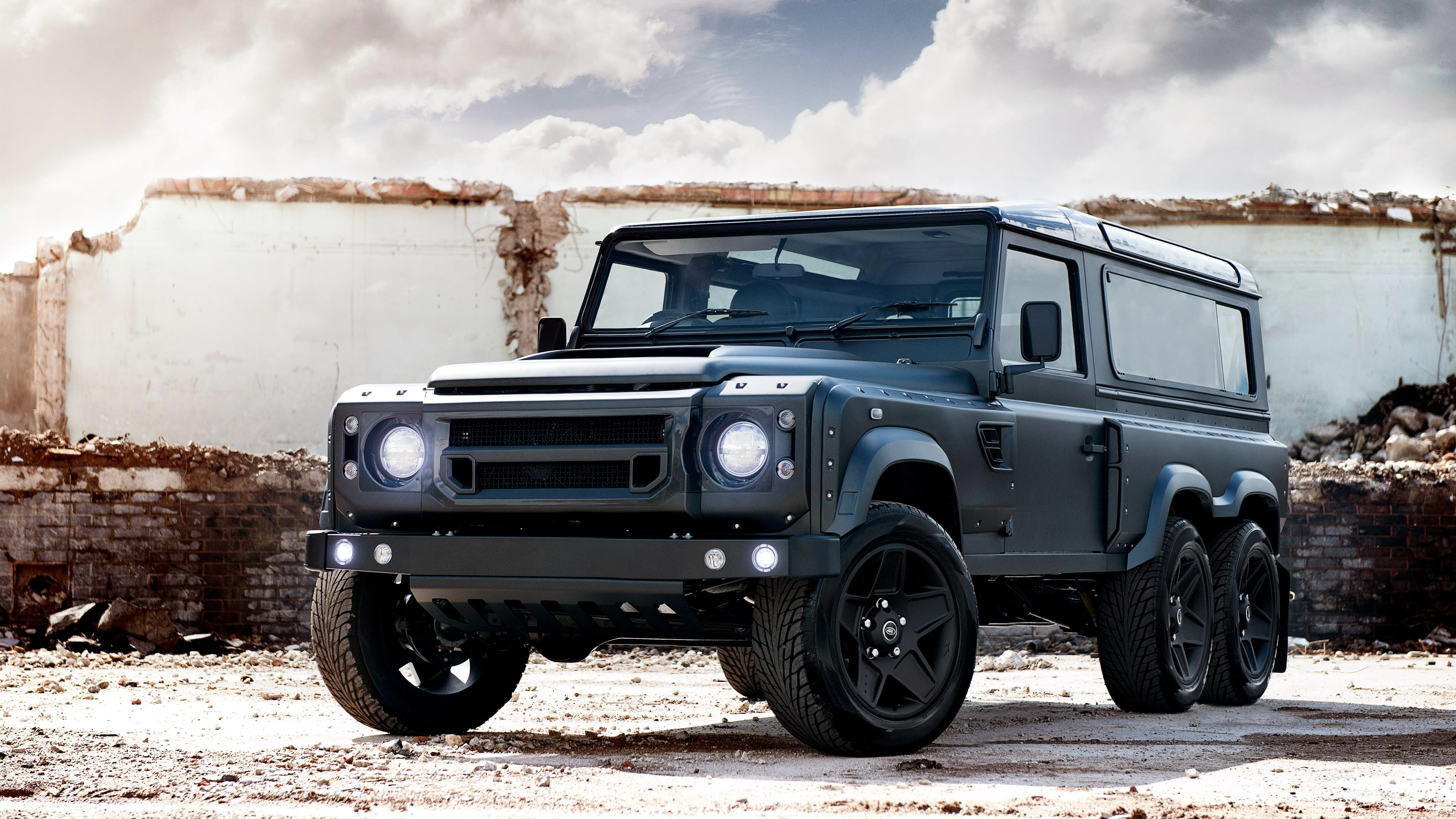 Chelsea, 4K, nature, built structure, retro styled, 2015, Land Rover, land vehicle, Defender, outdoors, car, Wide Track, cloud - sky, old, motor vehicle, HD Wallpaper
