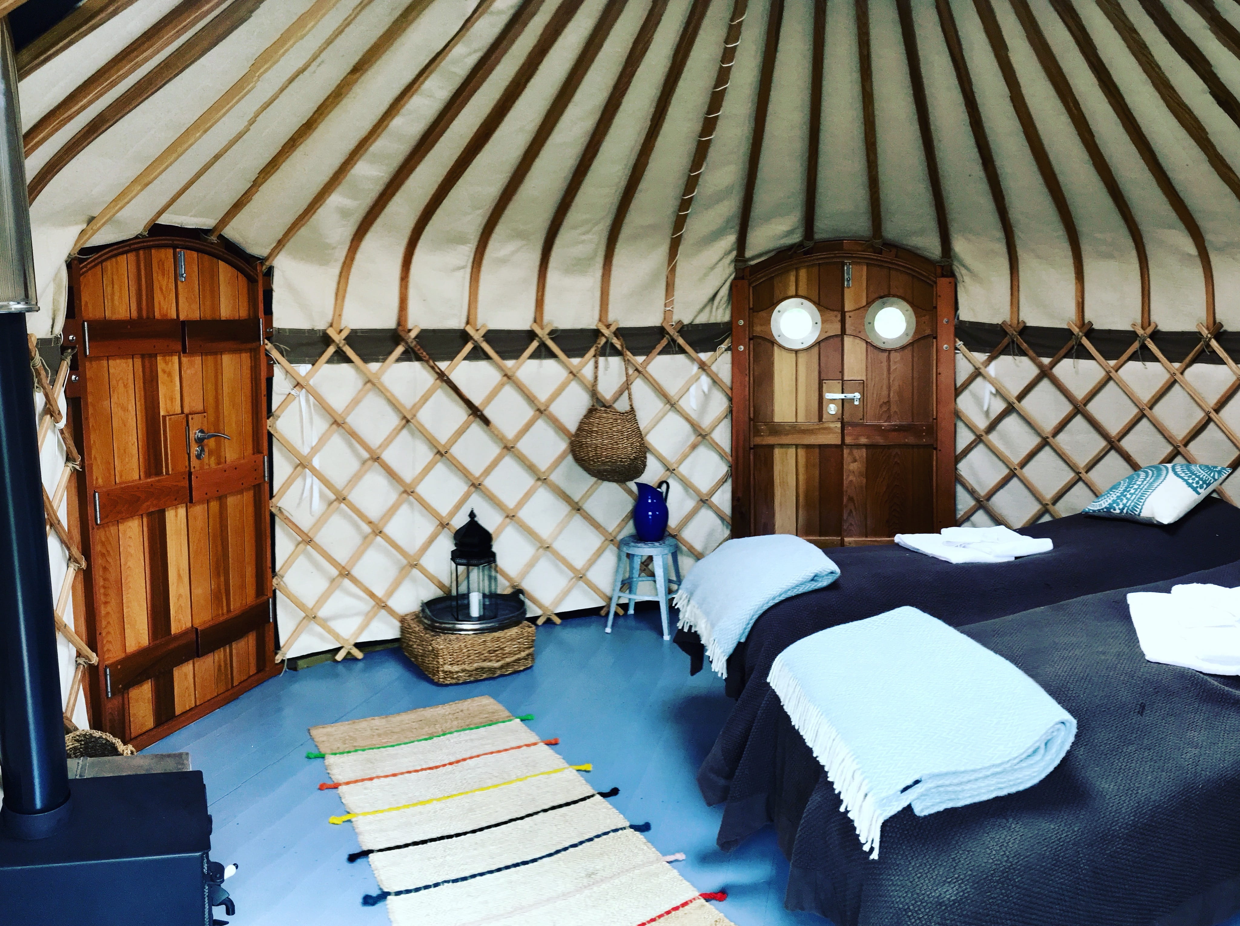 pattern, day, wood - material, still life, yurt, indoors, 4K, container, table, absence, seat, uniquehotels, no people, bottle, publication, electric lamp, HD Wallpaper