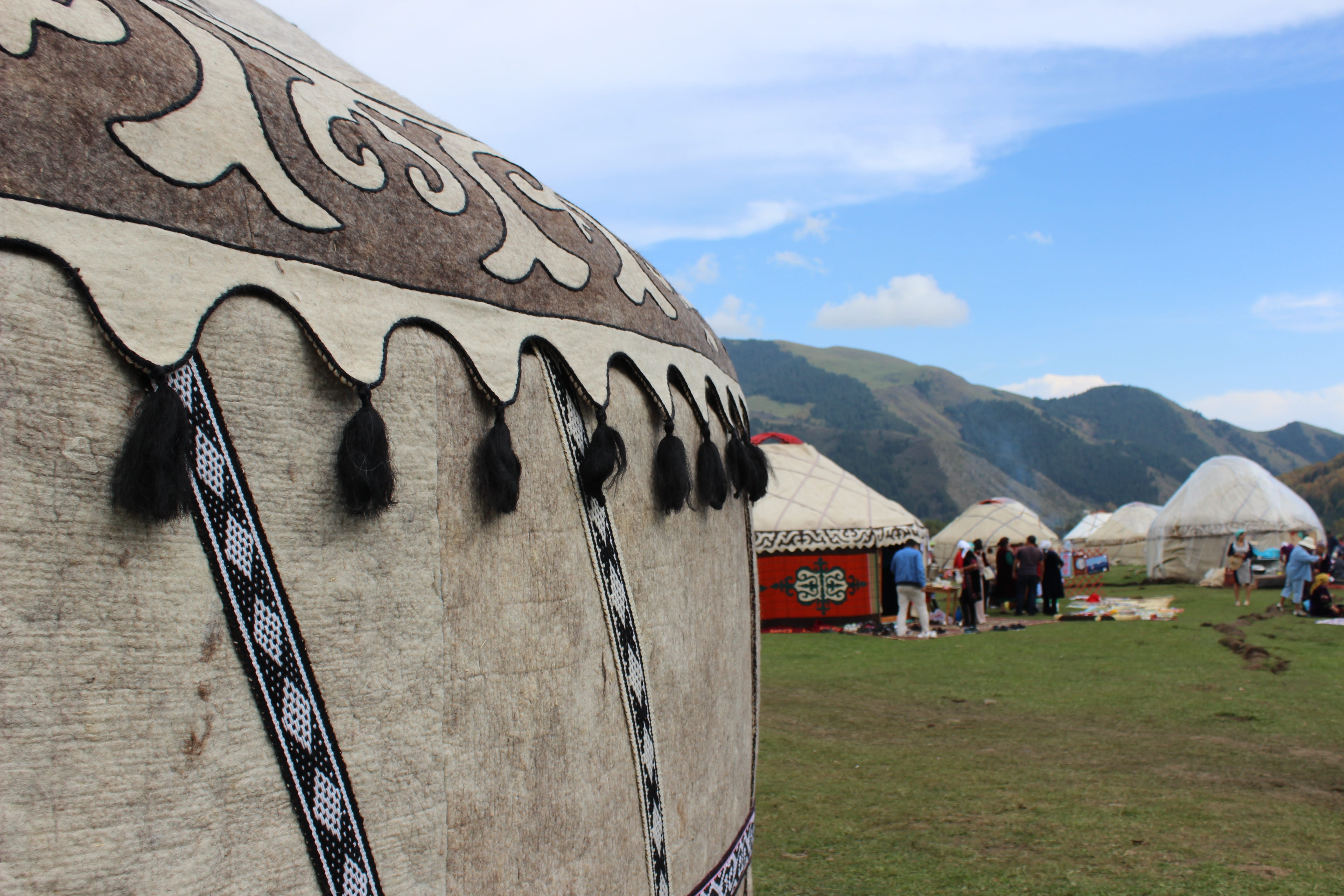 architecture, day, plant, cloud - sky, building, grass, nature, nomad games, travel, outdoors, sky, mountain range, yurt, built structure, beauty in nature, HD Wallpaper