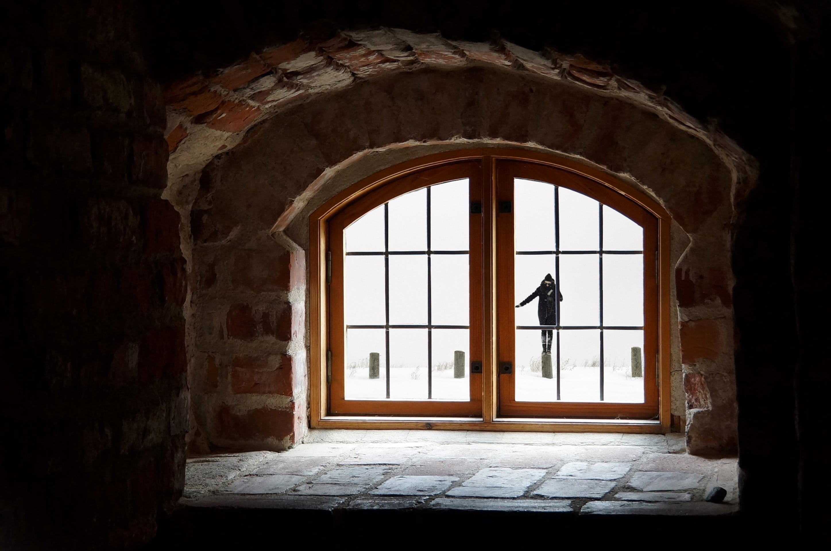 day, brick, recess, landscape, floor, scene, royalty, vintage, wall, country, white, interior, outdoor, winter, wood, glass, woman, glass - material, snow, HD Wallpaper