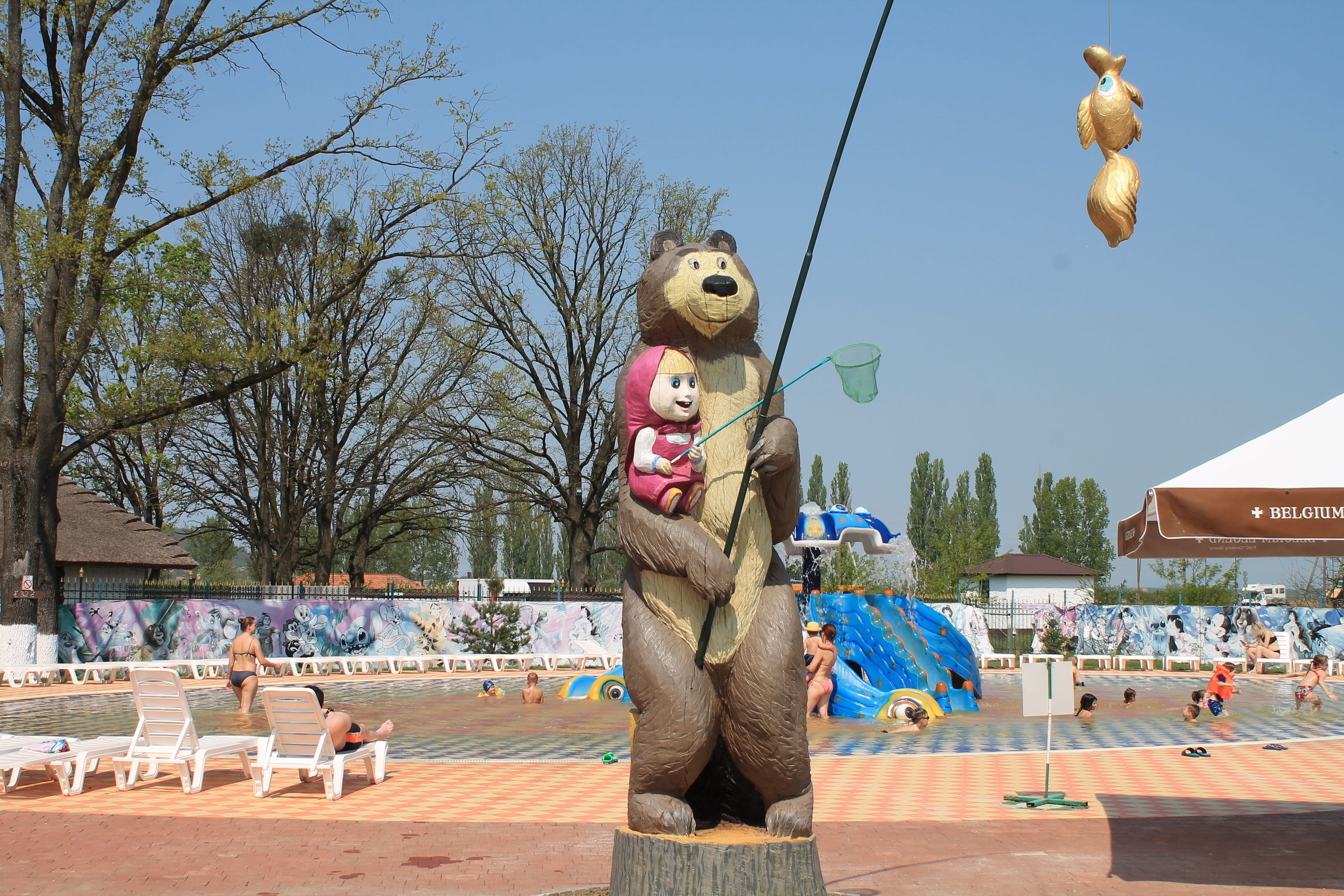 masha and the bear, built structure, sculpture, plant, nature, statue, incidental people, craft, architecture, clear sky, tree, resort, kosino, travel, HD Wallpaper