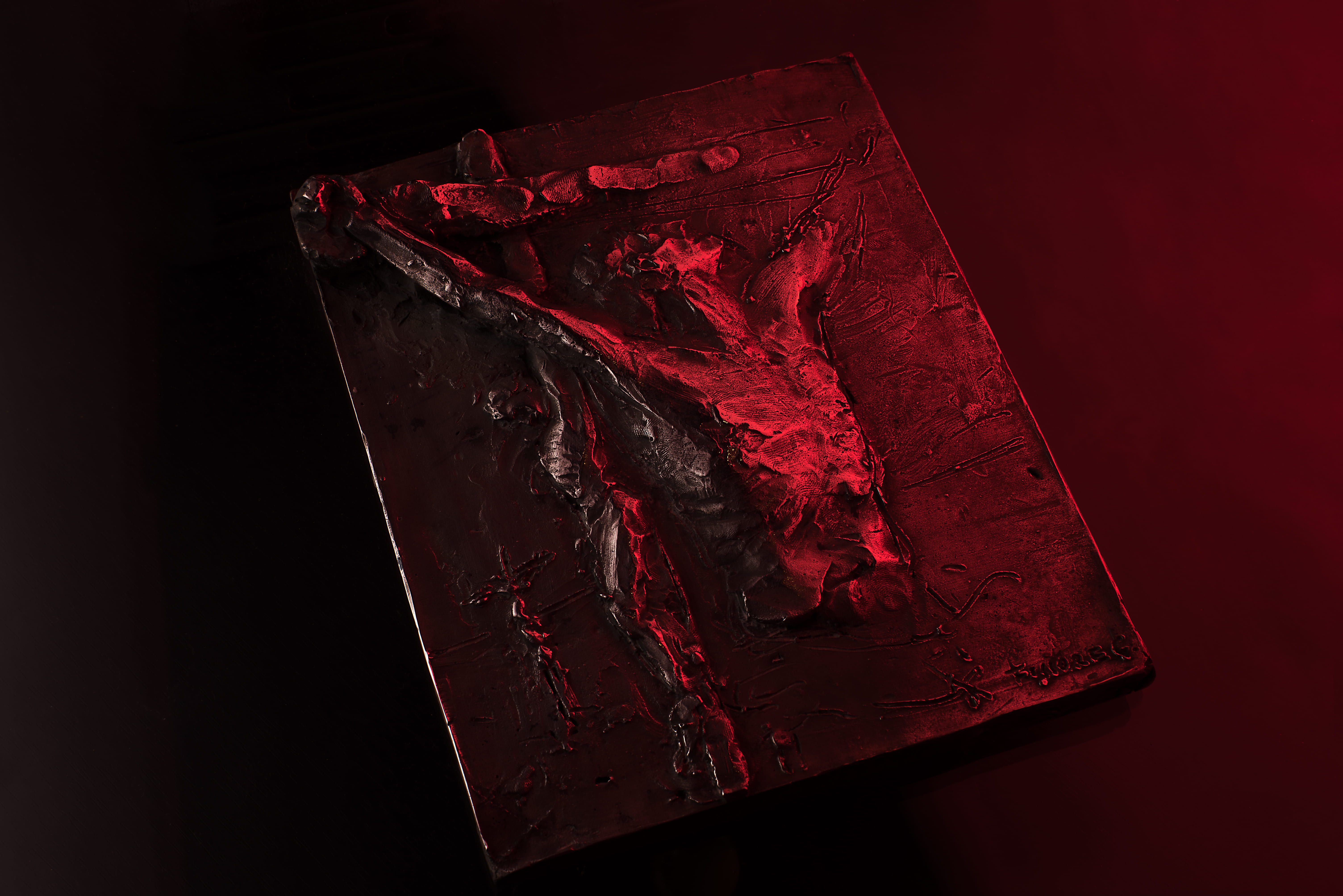 black background, christianity, box - container, studio shot, via crucis, metal, night, no people, jesus, indoors, red, celebration, close-up, jesus christ, HD Wallpaper