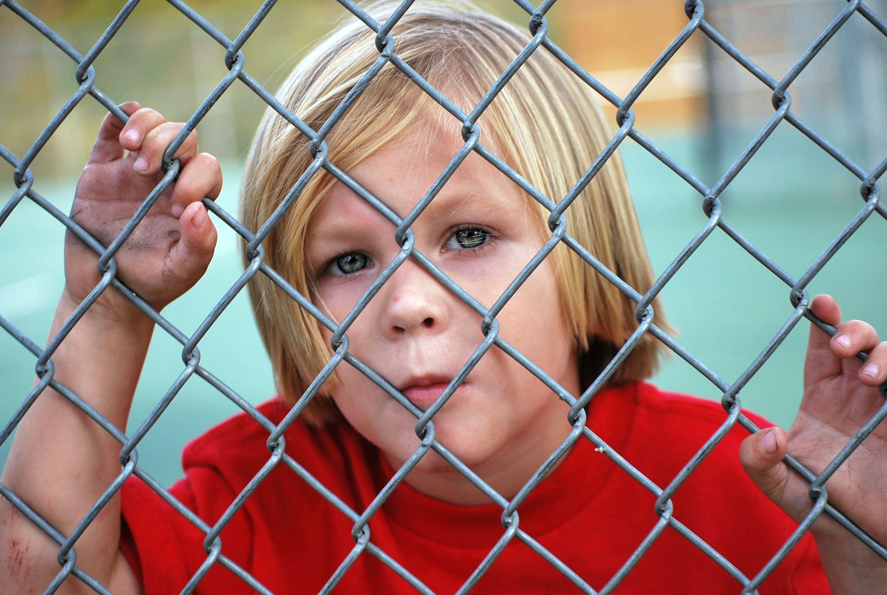 face, portrait, looking, youth, one person, chain link, security, park, outdoors, safety, cute, headshot, young adult, 2K, holding, expression, prison, HD Wallpaper