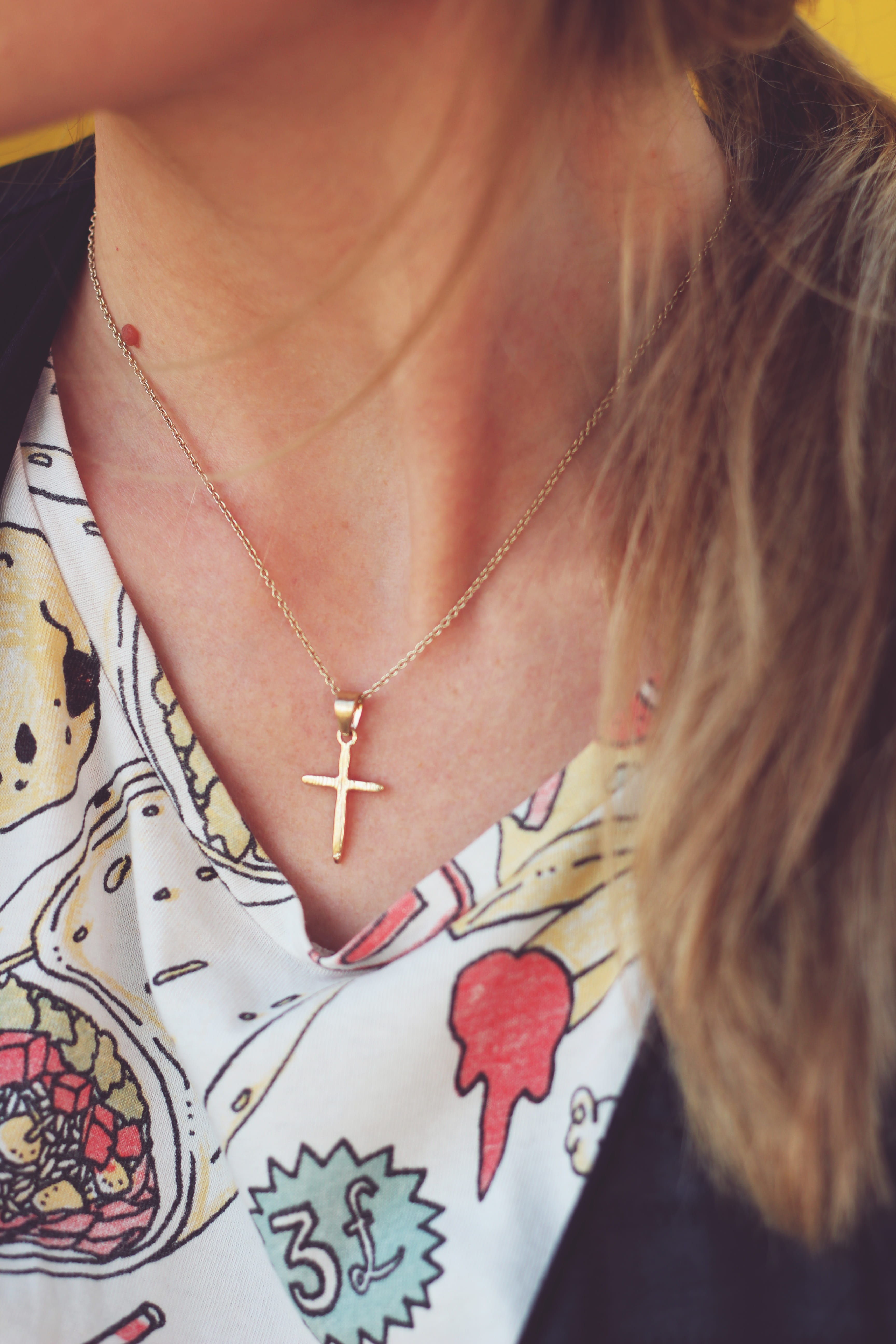 one Person, human body part, beautiful, lifestyles, people, fashion, hair, jewelry, 5K, link, one woman only, cross, front view, necklace, gold cross, Phone HD Wallpaper