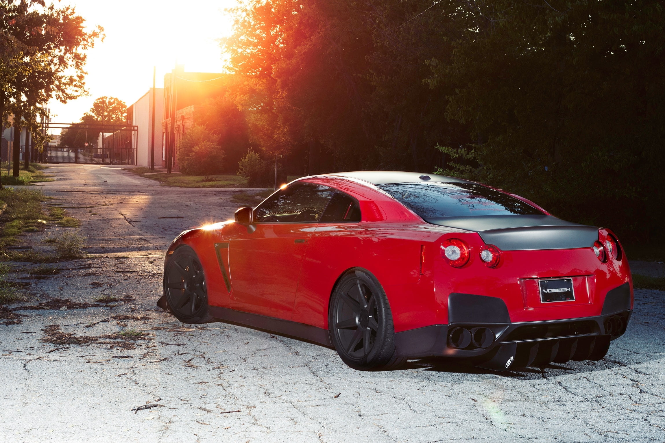 gtr, 1080P, Blik, r35, sunset, day, asphalt, nature, no people, motor vehicle, tree, skyline, lens flare, wheels, r, gt, sunlight, car, road, retro styled, HD Wallpaper