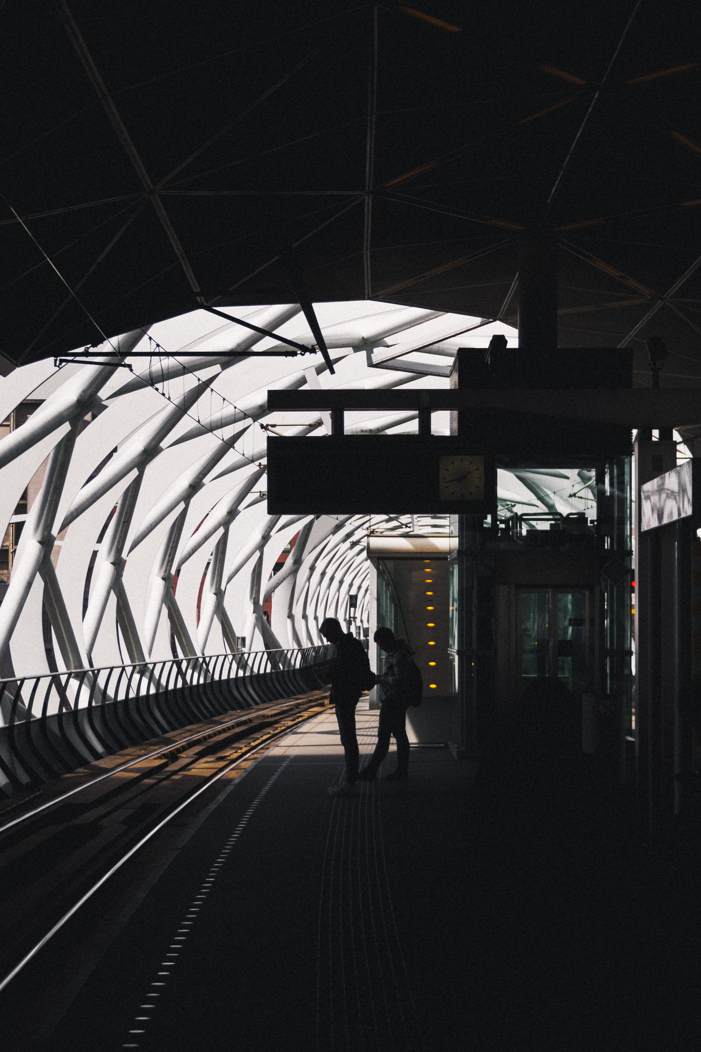 track, station, people, looking down, standing, metro, marckleen, train, travel, person, train track, full length, railroad station platform, ceiling, arrival, Phone HD Wallpaper