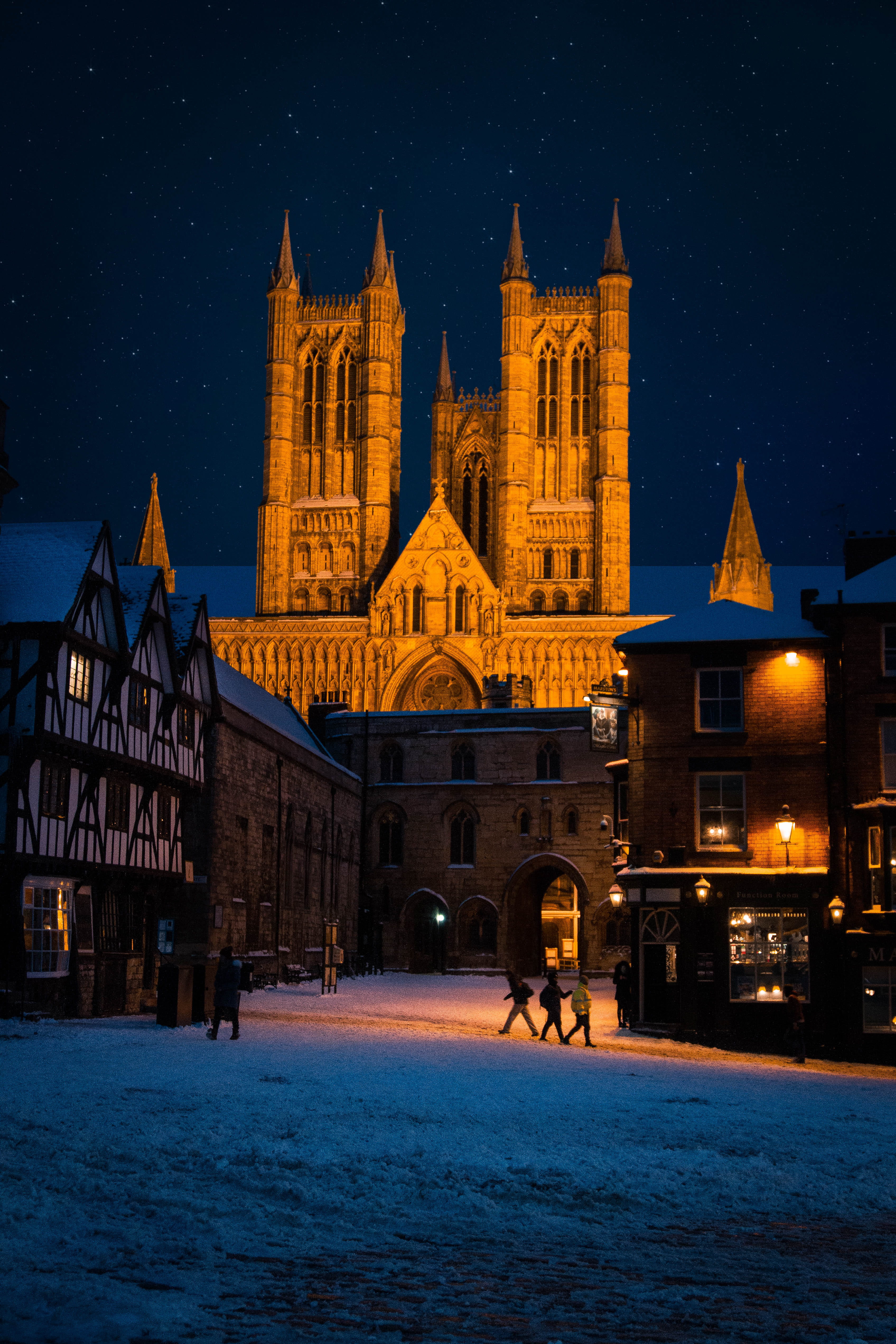 illuminated, time, building, blue, spirituality, christmas, building exterior, castle, star, lincoln, cold, religion, orange, outdoors, place of worship, Phone HD Wallpaper