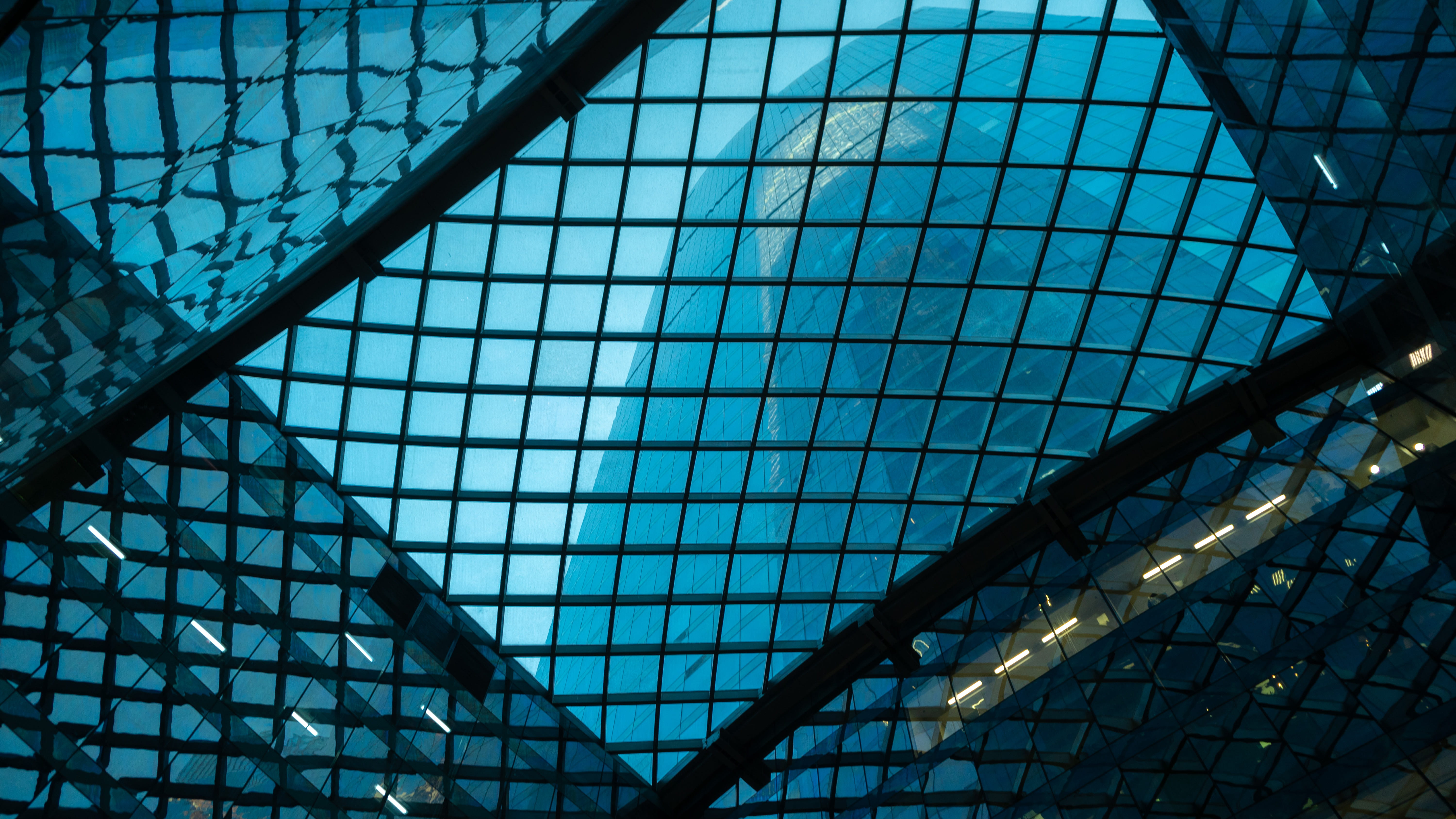 indoors, glass - material, convention center, full frame, design, architecture, transportation, no people, triangle, grid, grill, skylight, moscow, building, HD Wallpaper