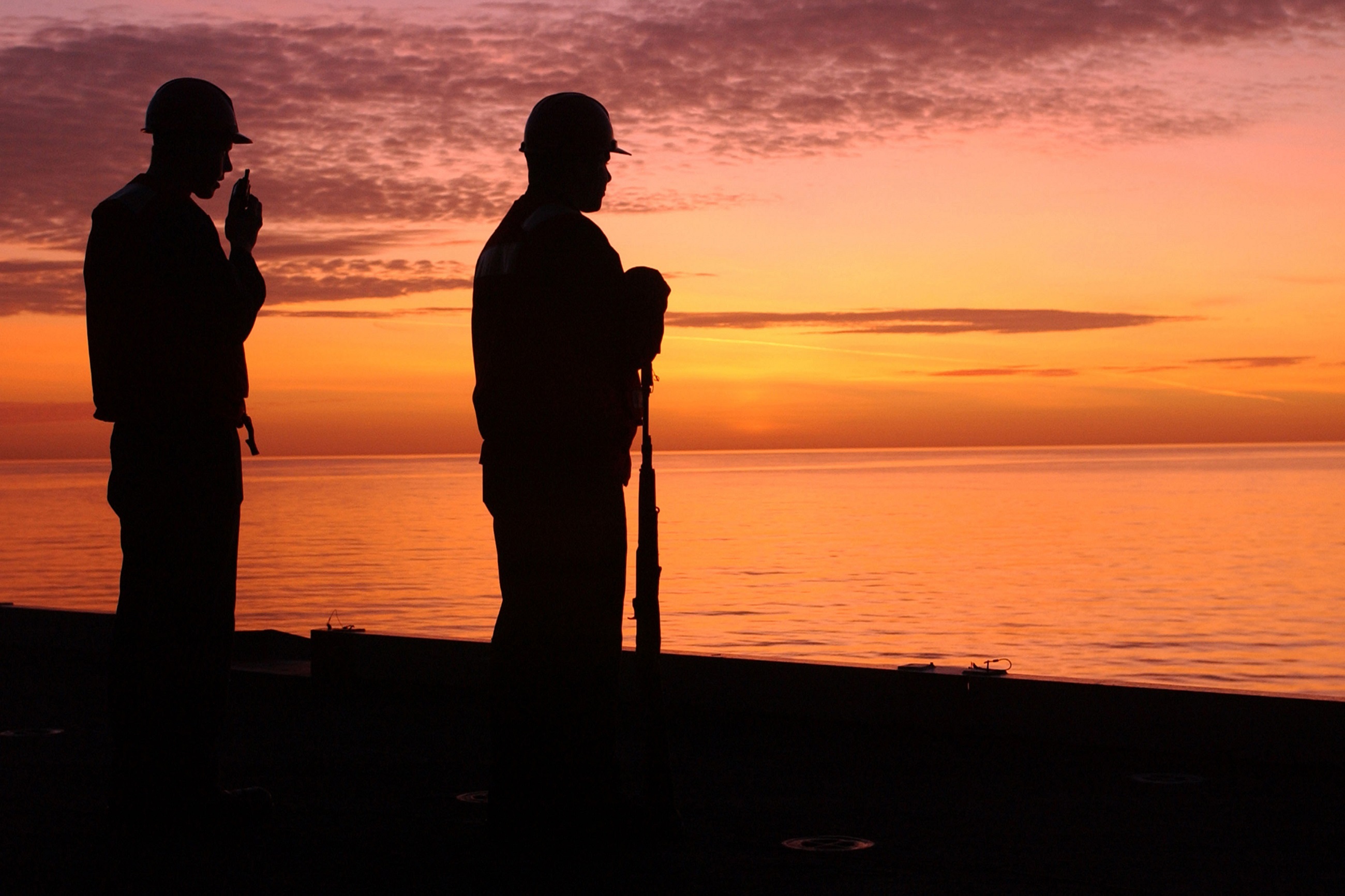 two people, couple - relationship, sea, scenics - nature, navy, ship, silhouettes, stand watch, tranquil scene, orange color, silhouette, horizon over water, HD Wallpaper