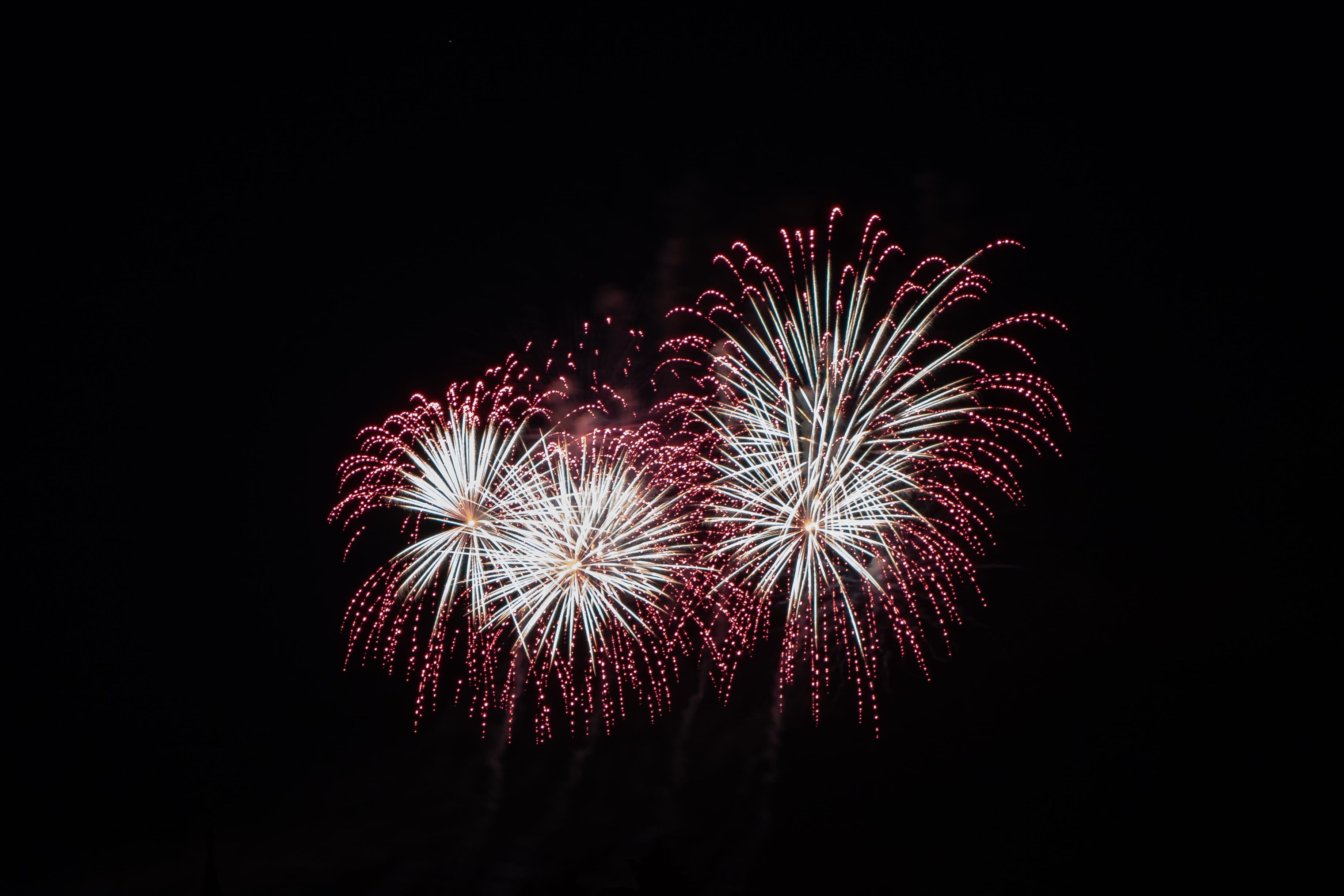 arts culture and entertainment, 2K, festival, new years eve, town festival, no people, rocket, celebration, firework, sommerfest, sky, firecrackers, firework display, HD Wallpaper