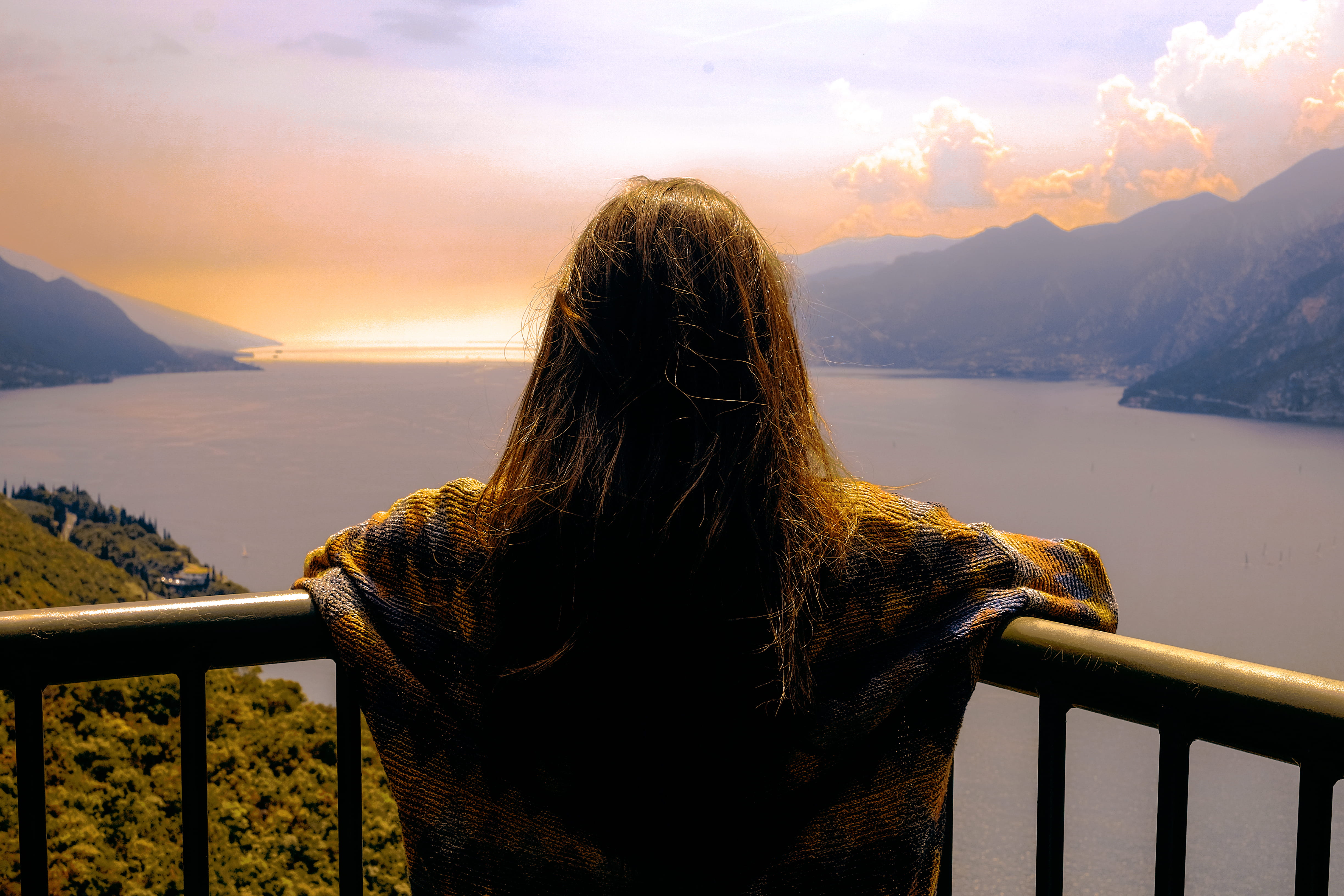 women, nature, leisure activity, hair, lake, sky, landscape, warm clothing, real people, 4K, rear view, lifestyles, sea, clouds, italy, beautiful, water, HD Wallpaper
