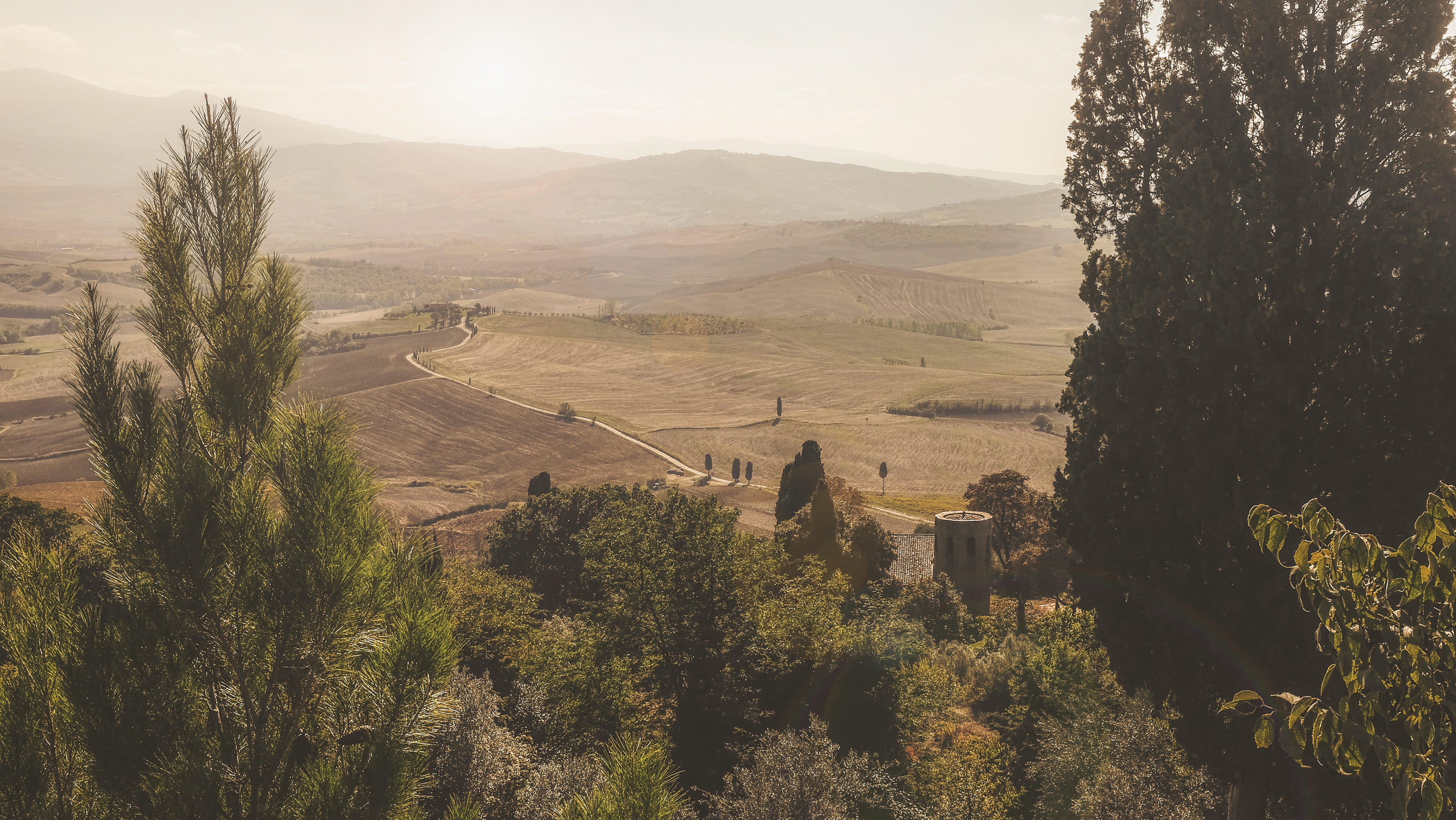 high angle view, sunlight, tranquil scene, tranquility, mountain, sky, day, no people, travel, idyllic, non-urban scene, environment, xt10, growth, toscana, HD Wallpaper
