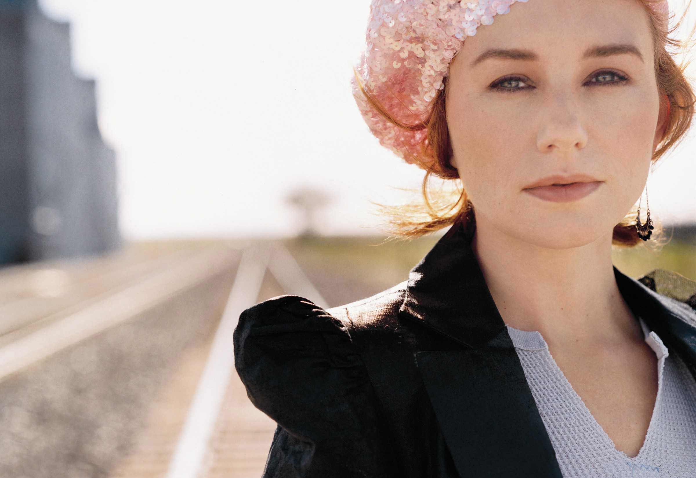 front view, singer, 1080P, lifestyles, young women, beret, hair, built structure, outdoors, contemplation, real people, young adult, women, one person, HD Wallpaper