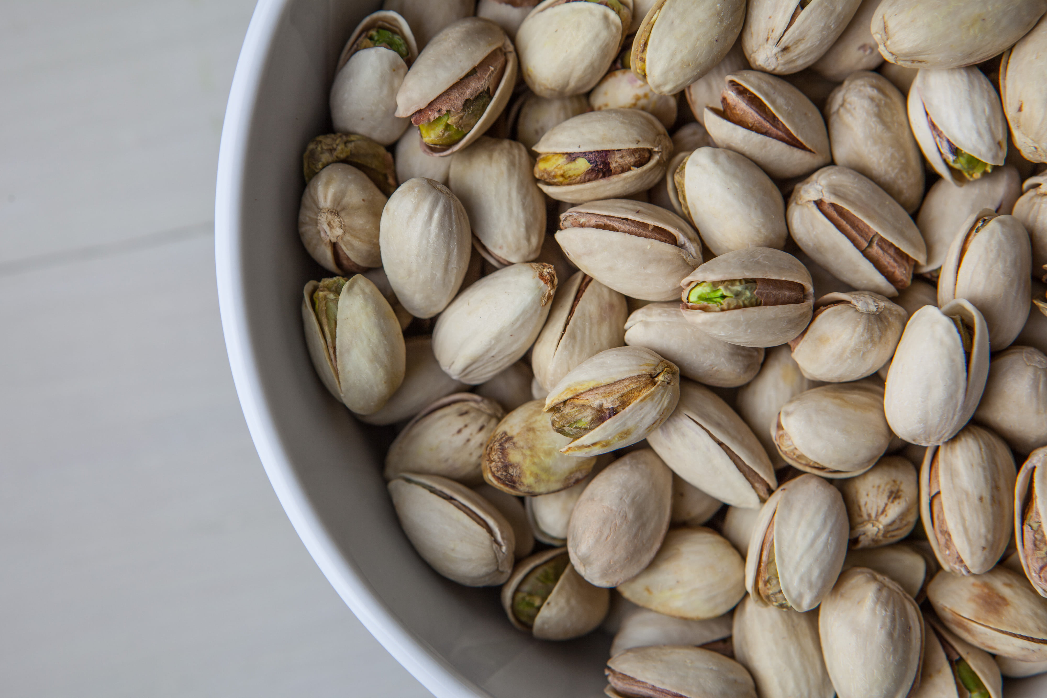 group of Objects, nutshell, snack, food, dry, backgrounds, pistachios, wellbeing, plant Pod, still life, nature, chinese food, bowl, leafed, brown, pistachio, HD Wallpaper
