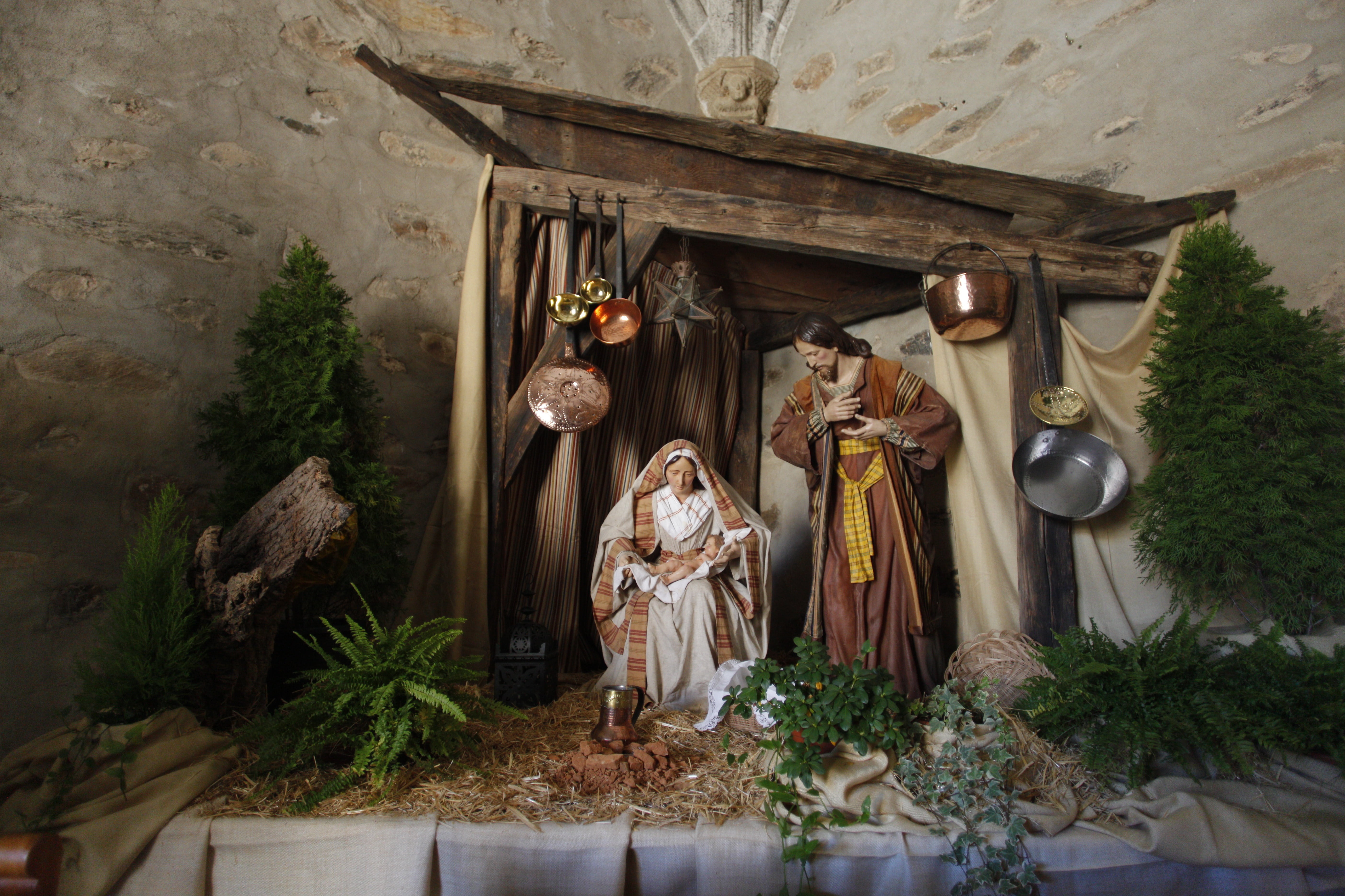 architecture, human representation, plant, representation, tree, spain, no people, guadalupe, belief, cáceres, sculpture, birth, female likeness, decoration, HD Wallpaper