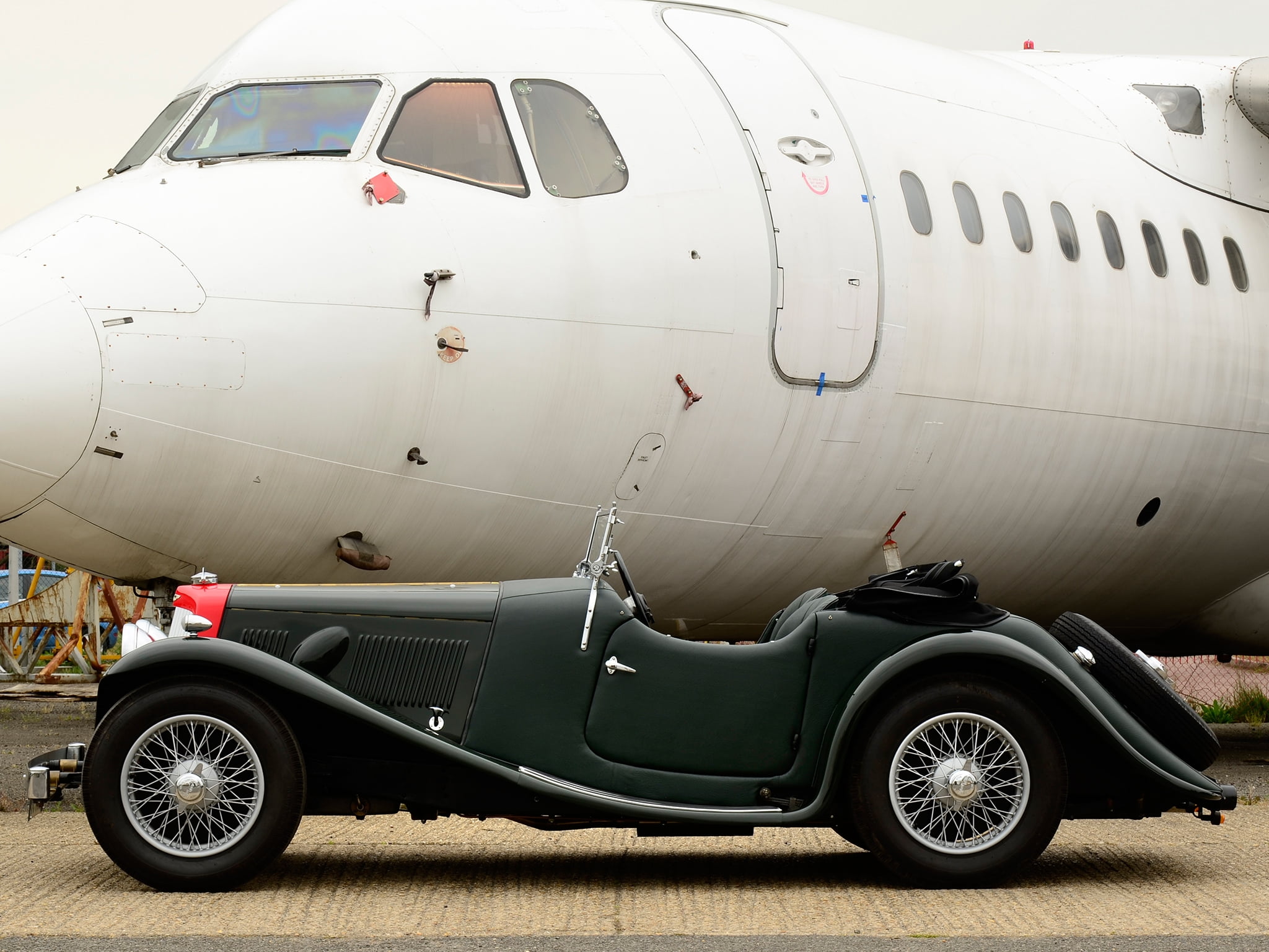 sunlight, fuel and Power Generation, 1080P, airport, outdoors, vehicle, old, retro, industry, land Vehicle, 1937, turbine, no People, engine, cockpit, HD Wallpaper