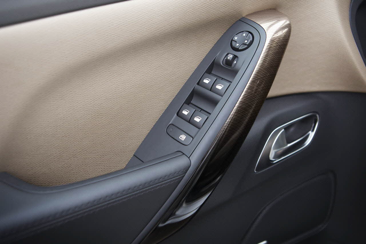 keypad, car, leather, motor vehicle, car interior, citroen, communication, close-up, vehicle interior, indoors, elegance, wealth, fashion, mode of transportation, HD Wallpaper