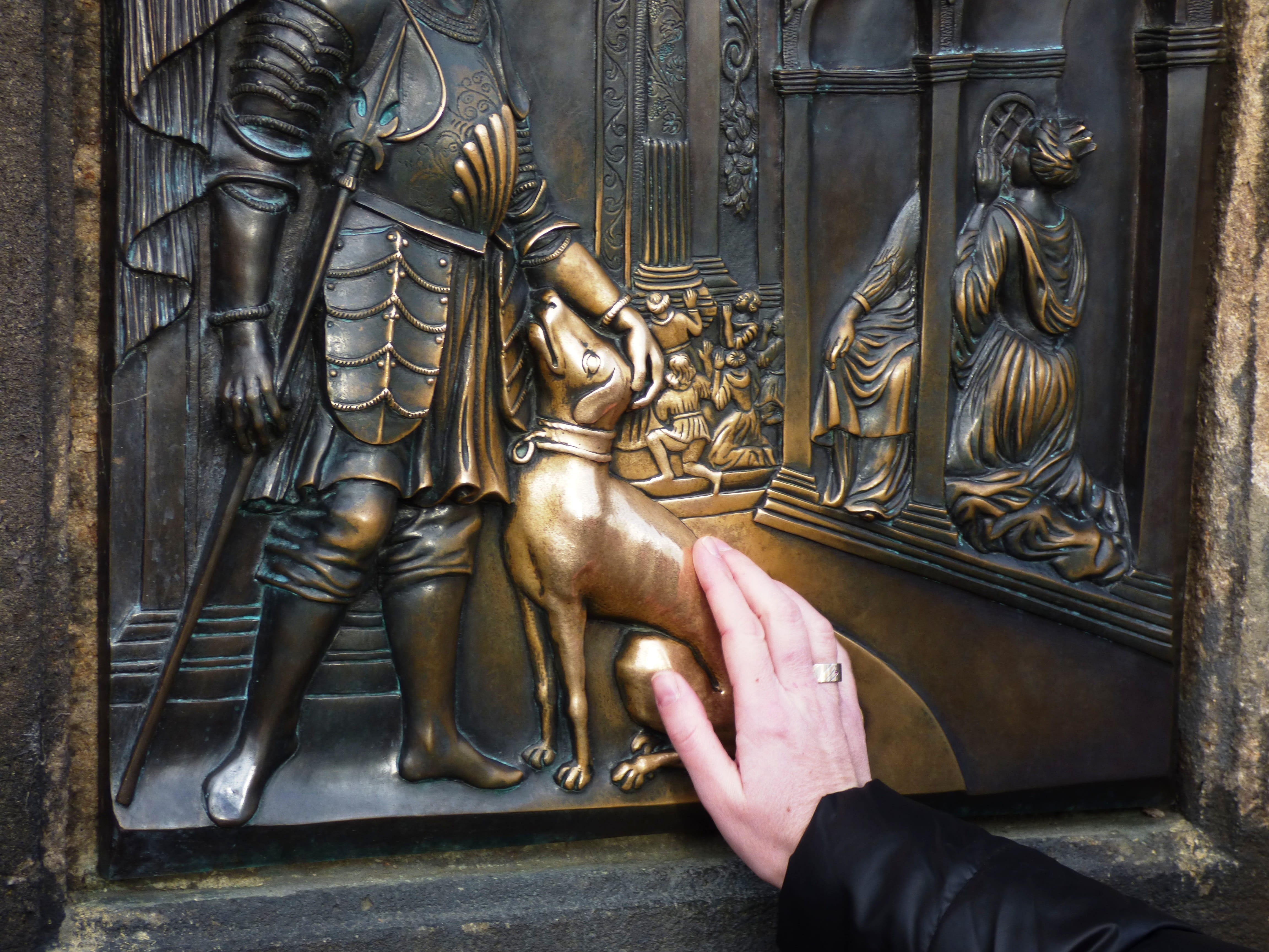 pat, religion, built structure, hands, doggy, human body part, craft, human hand, gold colored, pats, entrance, superstition, dog, the past, 4K, hand, HD Wallpaper