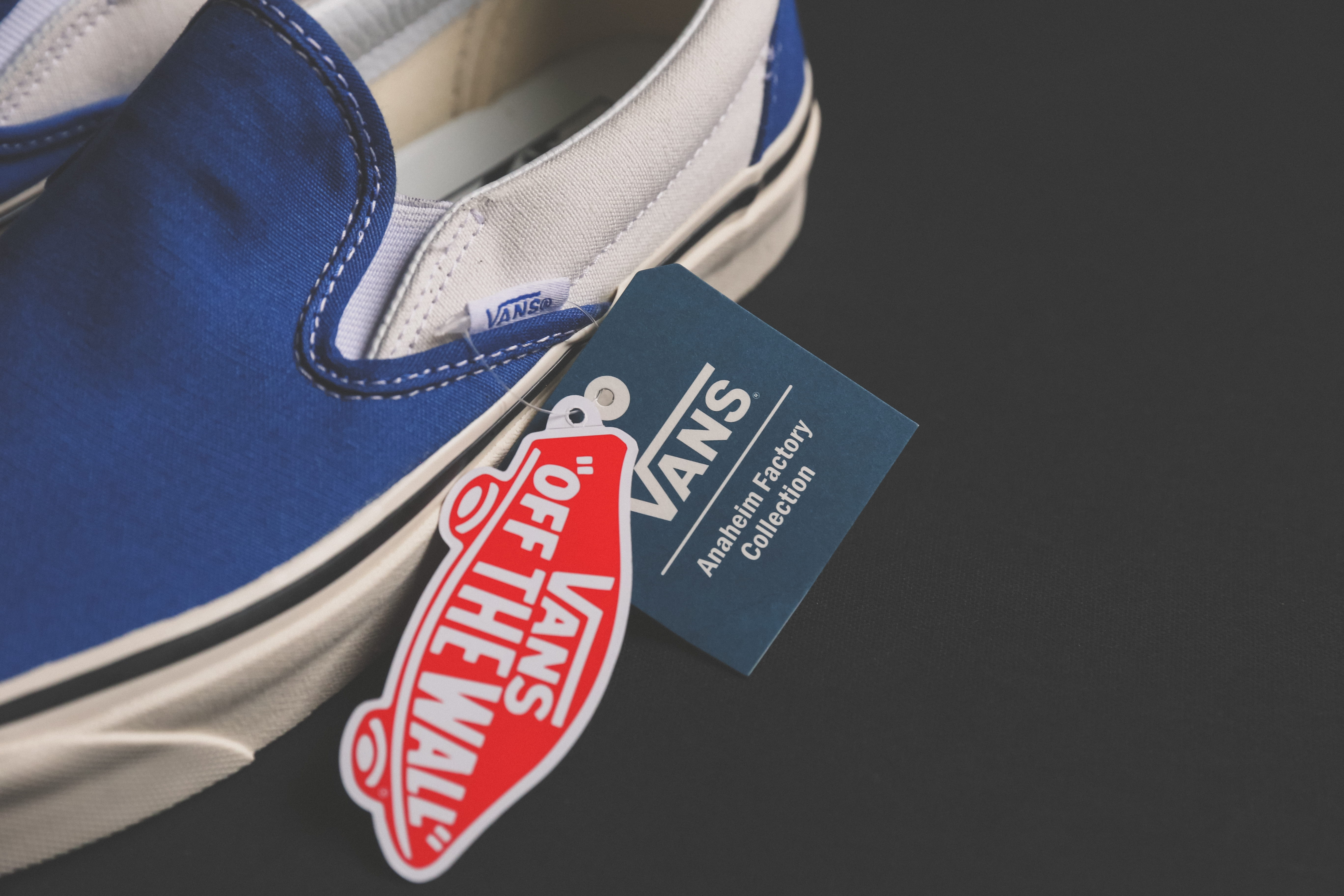 business, color, low, shoe, white, mode of transportation, unpaired, blue, jeans, red, vans, lifestyles, shoes, technology, travel, communication, trainers, HD Wallpaper