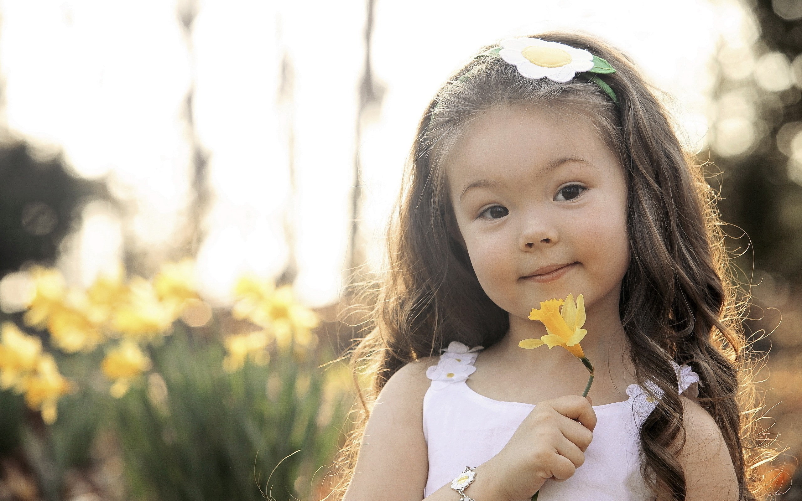 little girl, smiling, flowers, brunette, 2K, children, HD Wallpaper