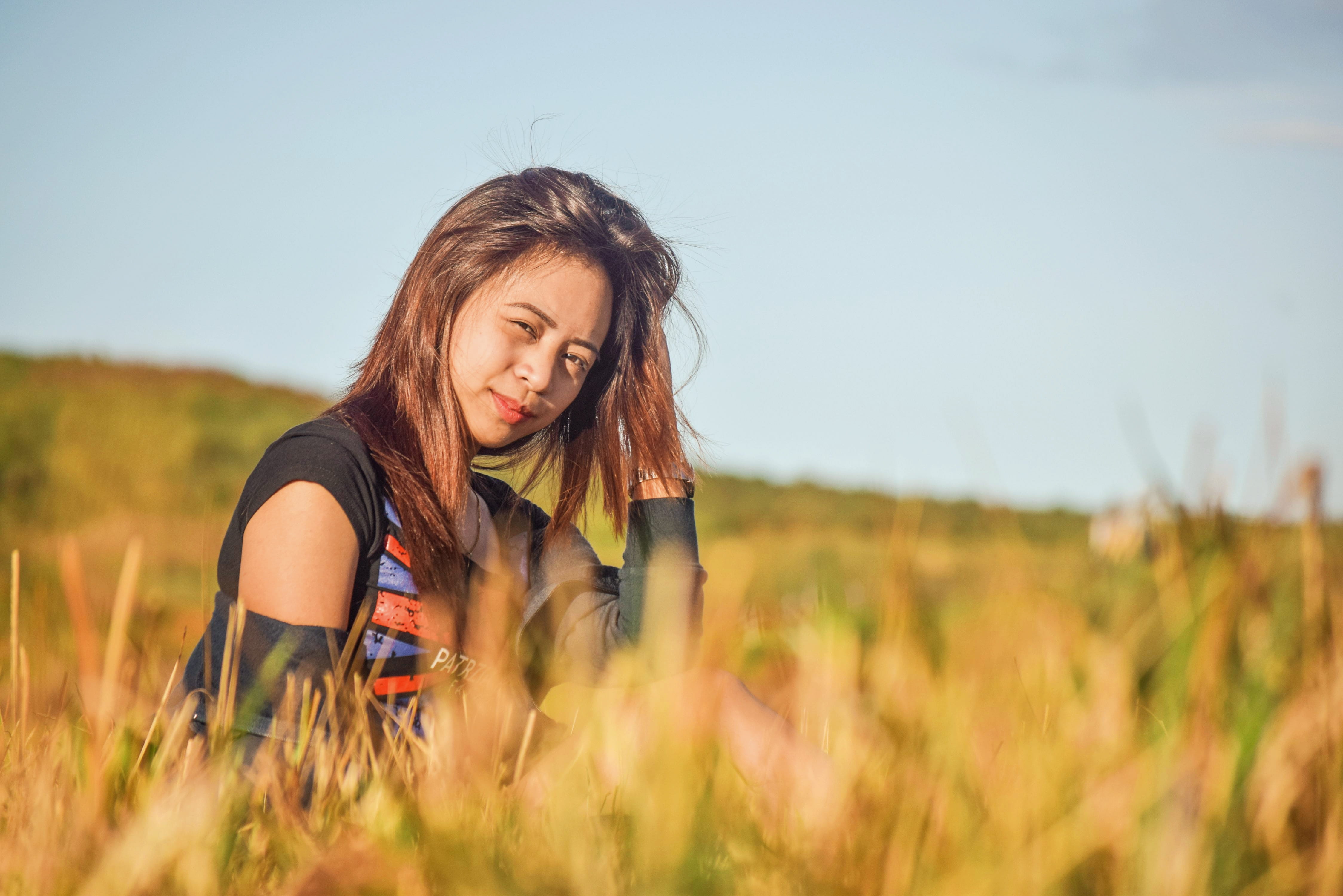 smiling, field, copy space, plant, hairstyle, beauty, smile, hair, looc road, sky, emotion, grass field, child, summer, teenager, one person, land, offspring, HD Wallpaper