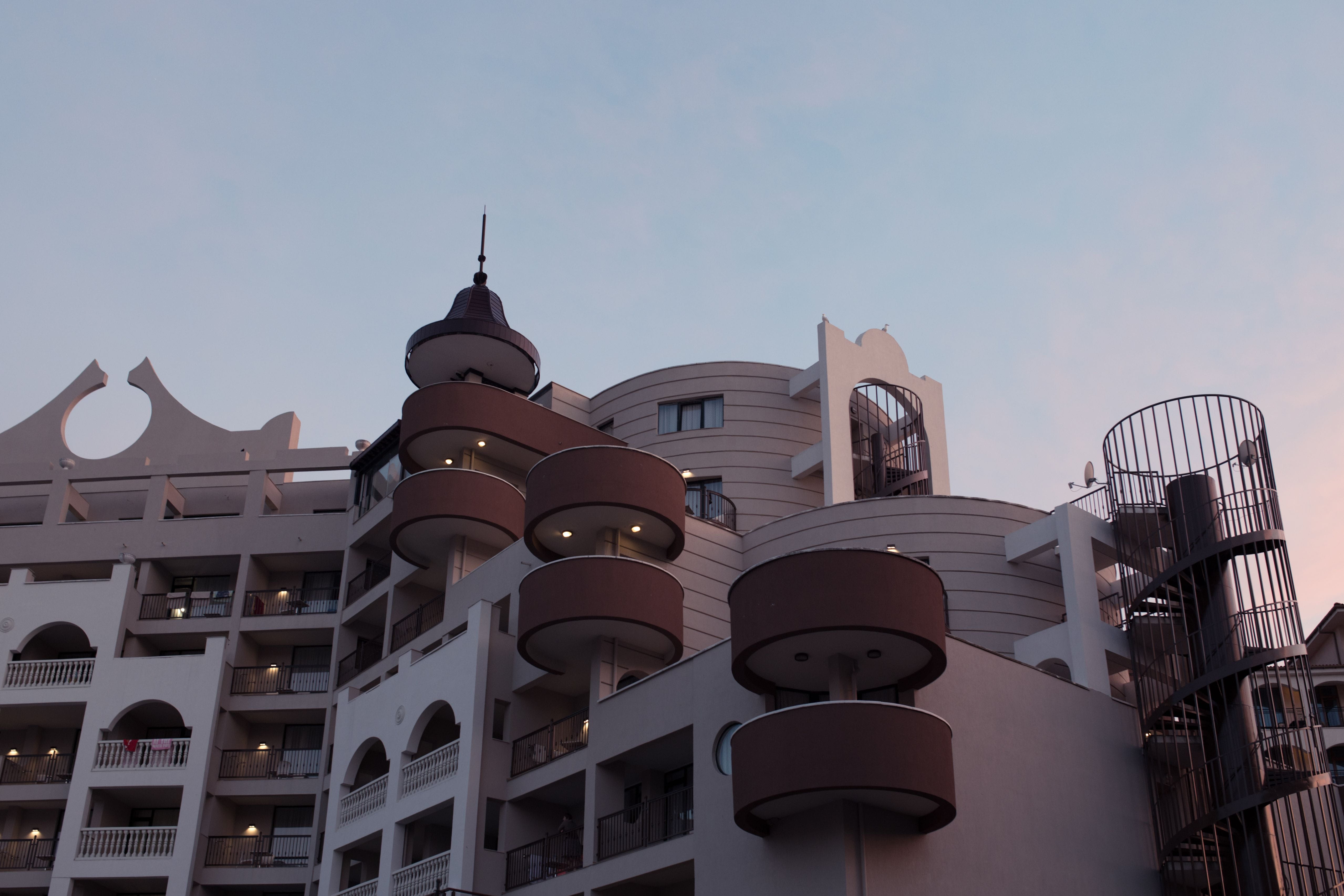 Hotel, clear sky, sunny, roof, architecture, tower, beach, sky, architecture And Buildings, design, 4K, nature, Sunny Beach, outdoors, building, low angle view, HD Wallpaper