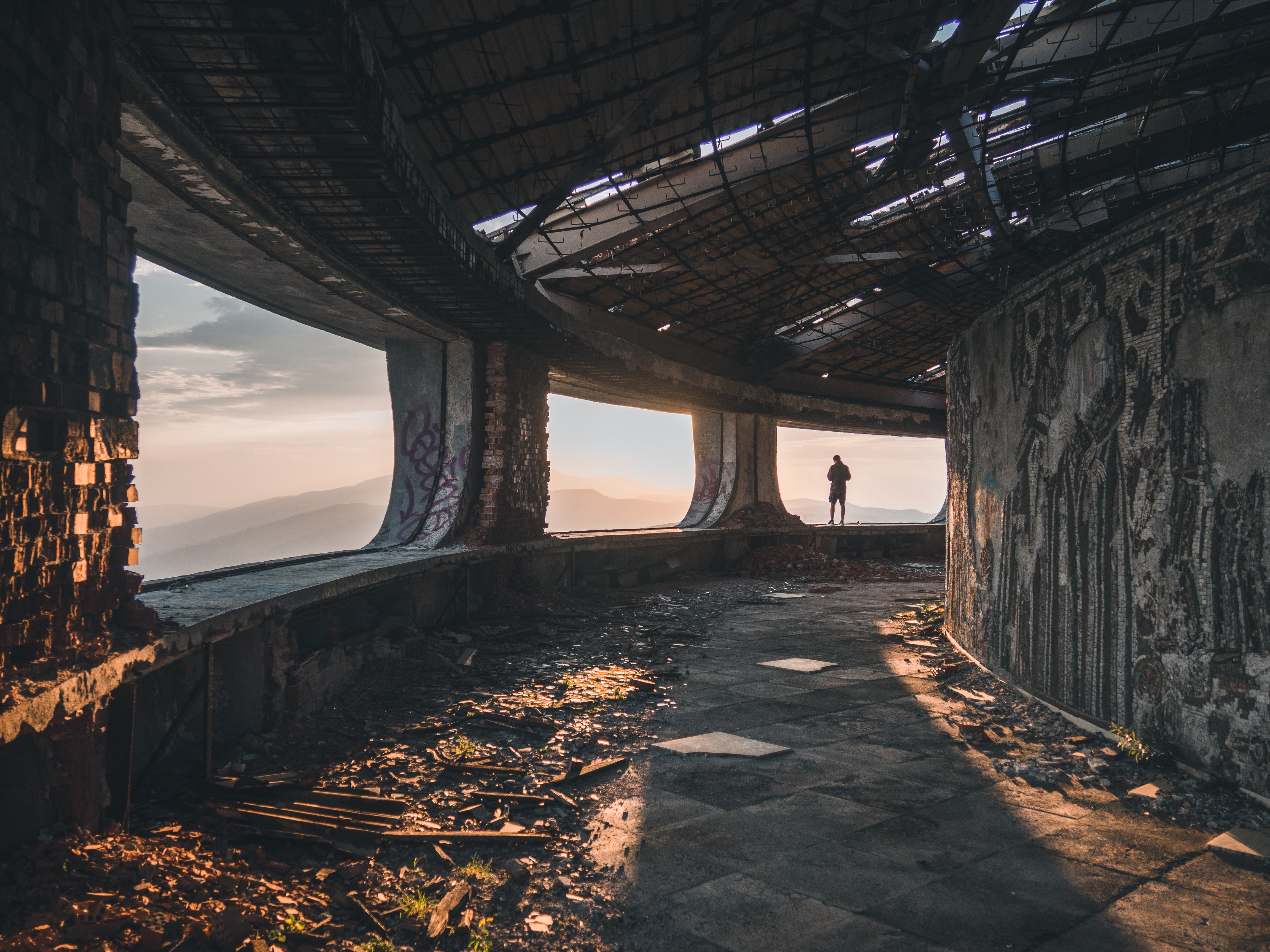 tourism, beach, gray, ruins, travel Destinations, sea, full length, pavement, loneliness, silhouette, women, built structure, famous Place, real people, HD Wallpaper