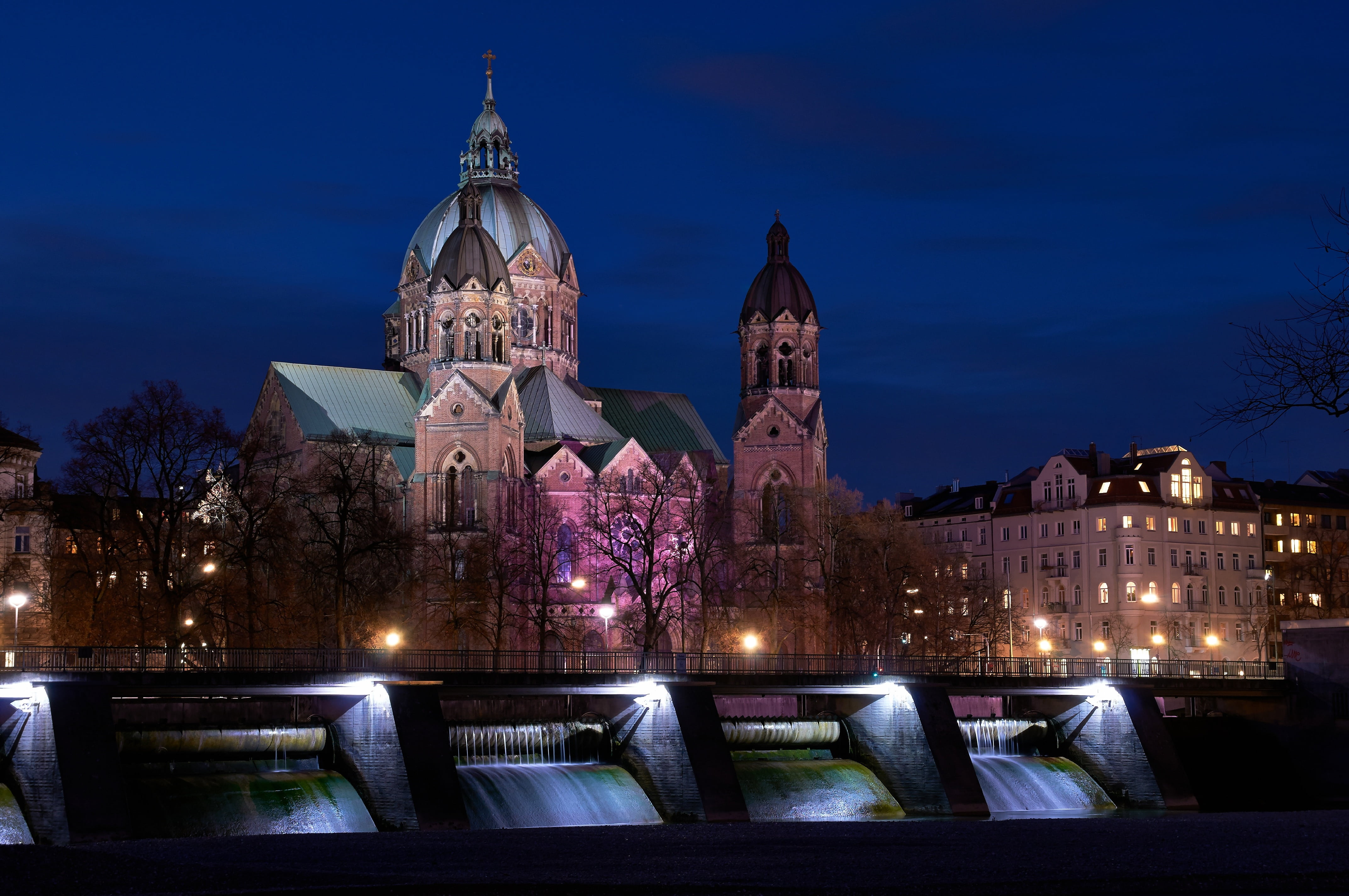 belief, water, night photograph, building exterior, old town, religion, outdoors, marian column, christianity, built structure, upper bavaria, illuminated, HD Wallpaper