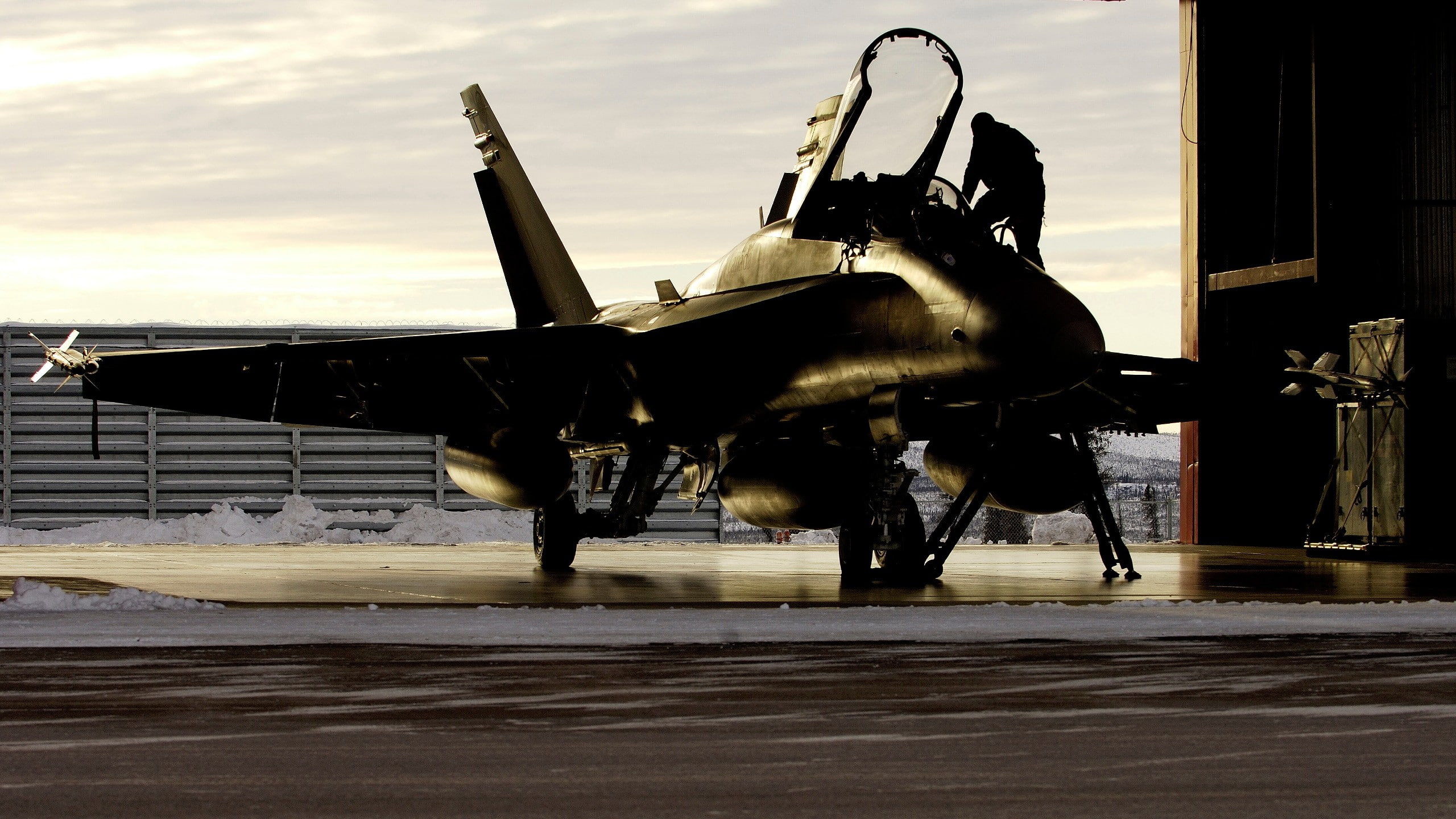 nature, aircraft, no people, 2K, plane, military, transportation, outdoors, aerospace industry, air vehicle, fighter plane, airport runway, Royal Canadian Air Force, HD Wallpaper