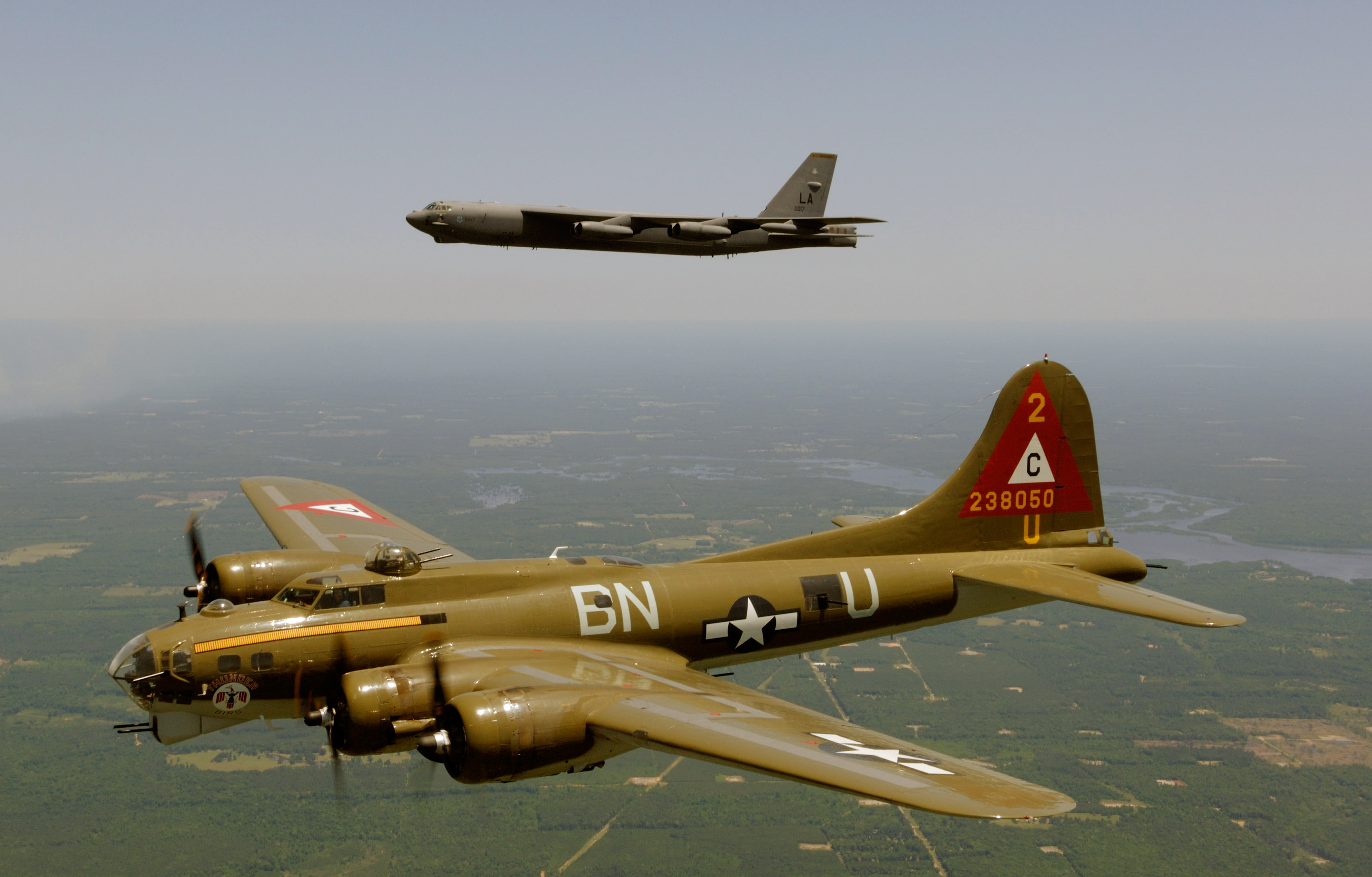 monoplanes, strategic, The " flying fortress", heavy, green, two, 4K, Flying Fortress, STRATO fortress, B-52, flight, Boeing, B-17, four-engine, bomber, HD Wallpaper