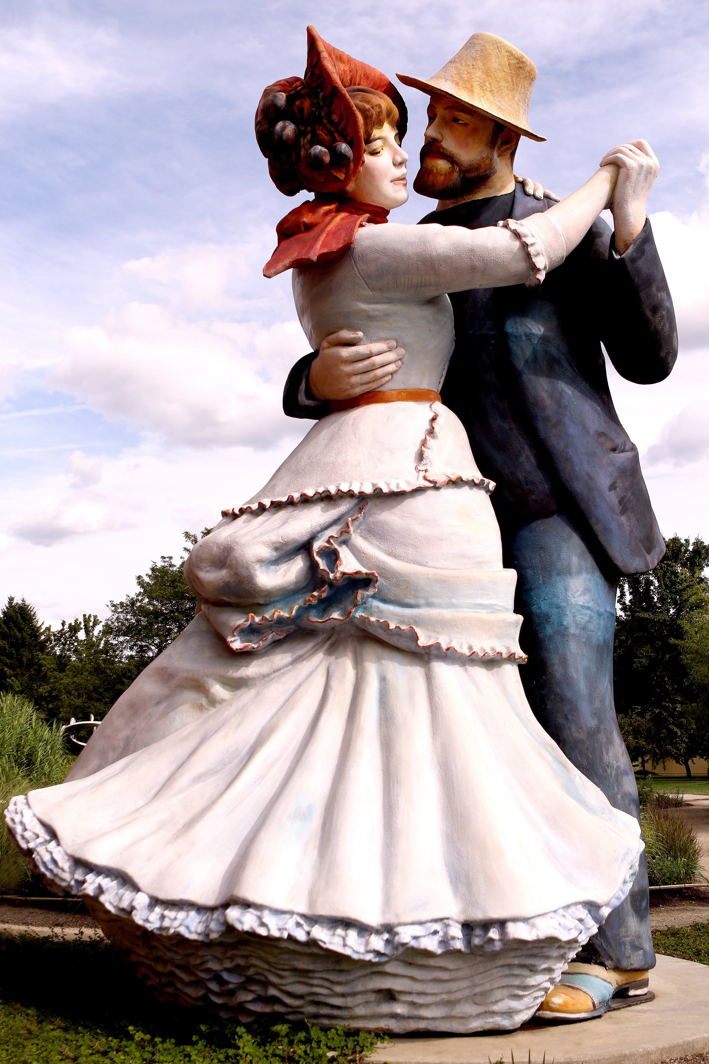 creative, joy, sculpture, plant, day, museum, man, female likeness, clothing, park, love, adult, male likeness, sky, cloud - sky, statue, art and craft, Phone HD Wallpaper