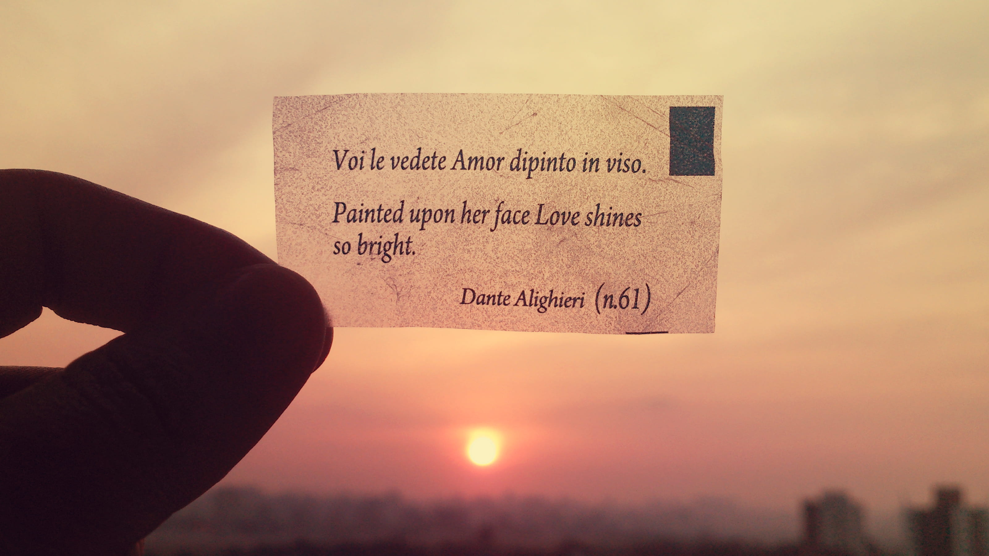 italian, note, nature, close-up, english, unrecognizable person, fingers, holding, finger, good vibes, background, dante alighieri, guidance, HD Wallpaper