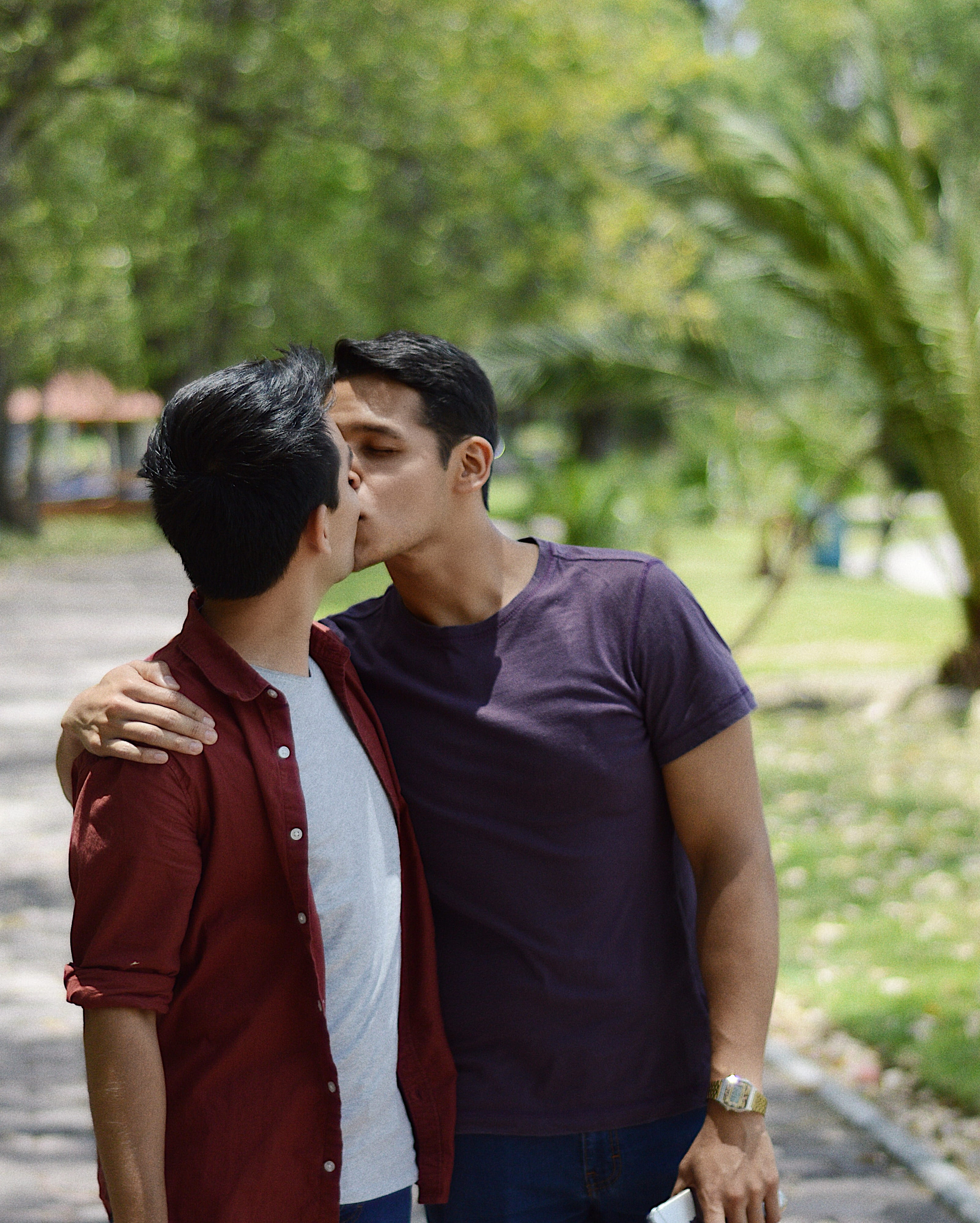 outdoors, people, man, arm around, leisure activity, standing, make out, emotion, 4K, neck, boyfriends, two people, focus on foreground, hug, togetherness, Phone HD Wallpaper