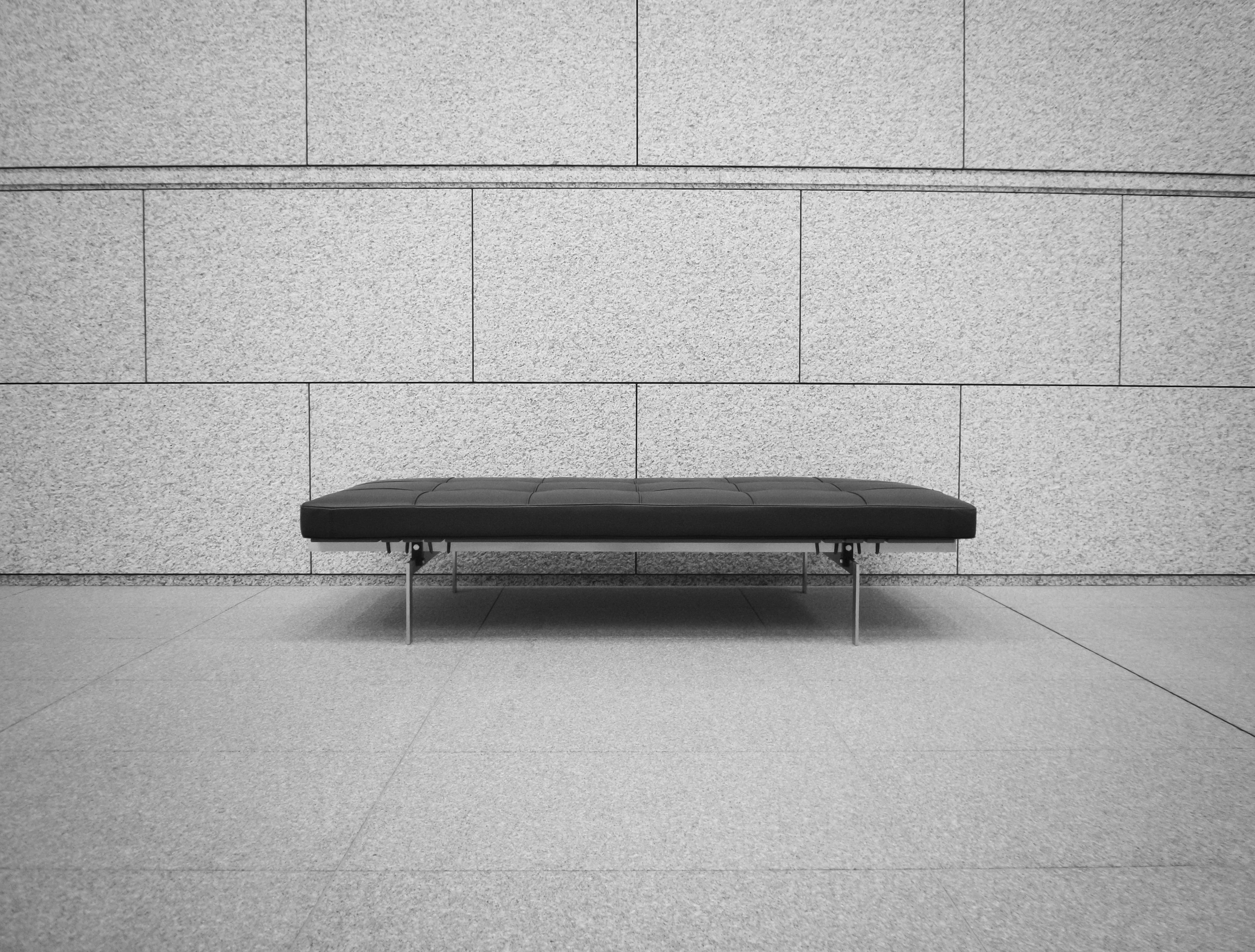 architecture, modern, 座る, flooring, wall - building feature, day, moderne, no people, indoors, built structure, textured, aircraft, vehicle, seat, padded, HD Wallpaper