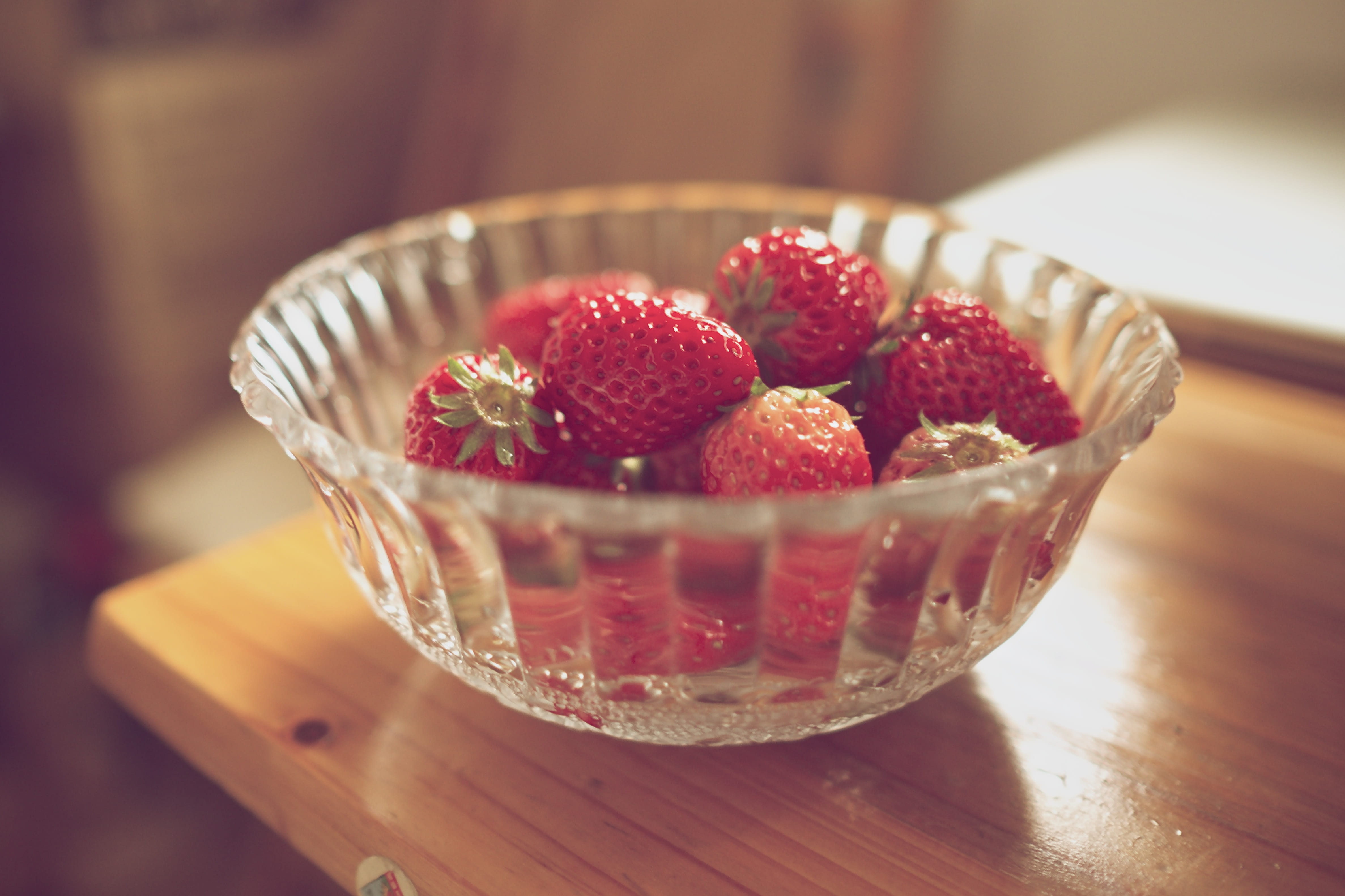 food, breakfast, no people, table, bowl, red, focus on foreground, large group of objects, seasoning, dessert, fudge, wellbeing, plant, strawberries, indoors, HD Wallpaper