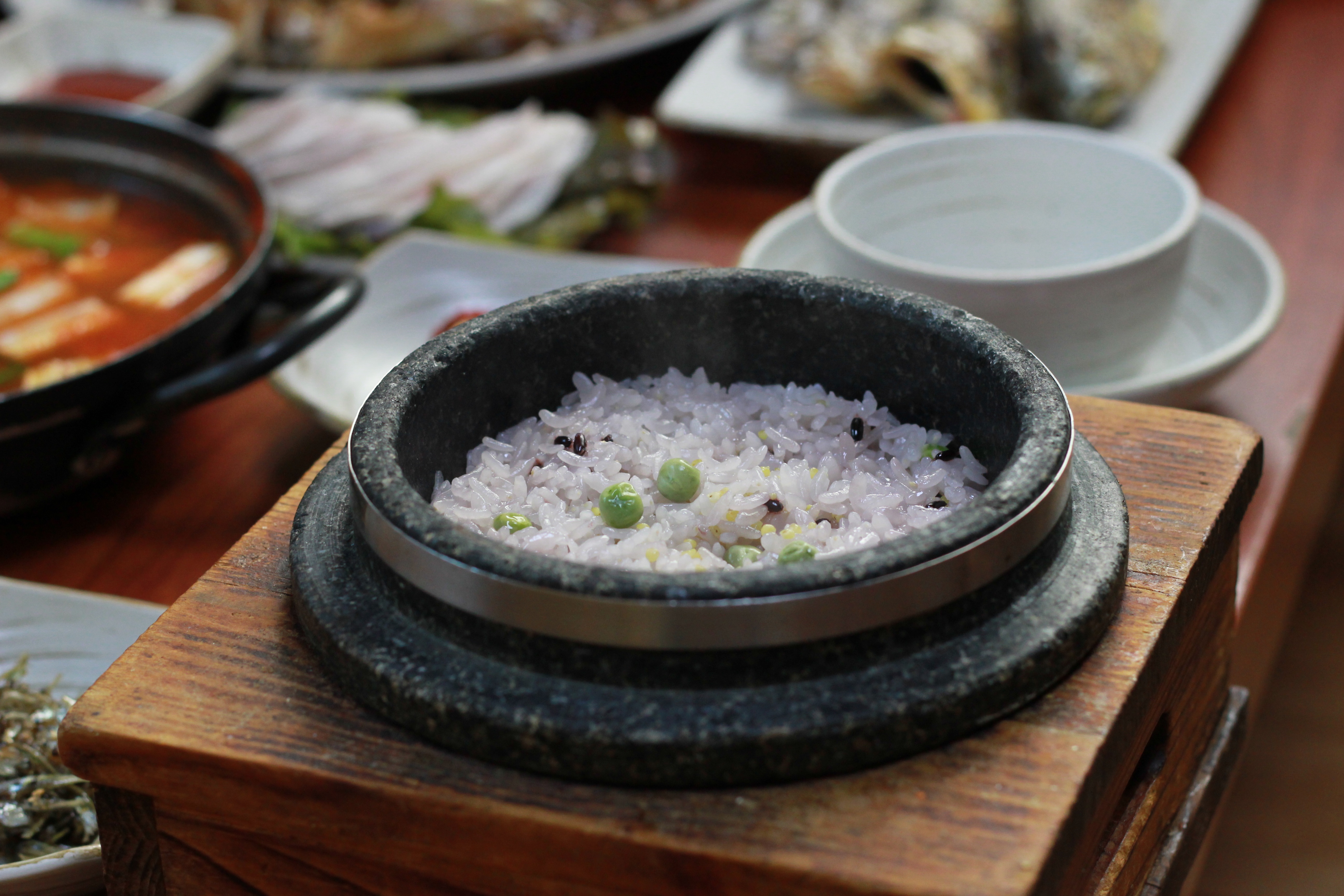 rice - food staple, tray, white, freshness, so, indoors, seonhong, black, food, rice, focus on foreground, sashimi, ceramic, food and drink, garnish, close-up, HD Wallpaper