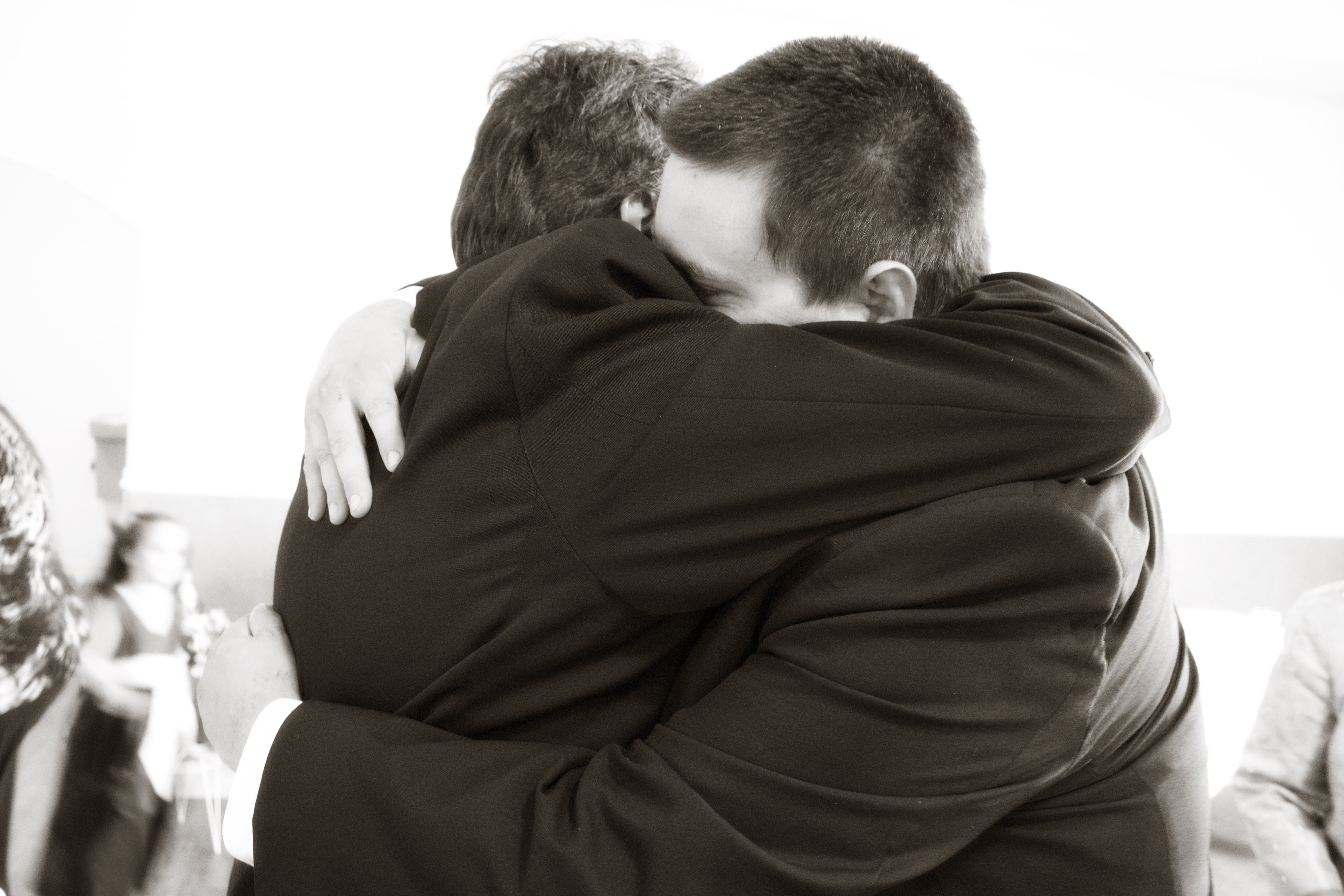 couple - relationship, love, suit, real people, arm around, bonding, lifestyles, romance, embracing, adult, wearing, wedding, family, hugging, positive emotion, HD Wallpaper